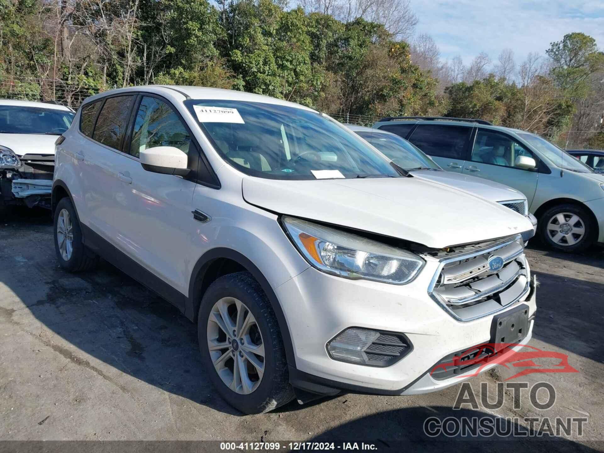 FORD ESCAPE 2017 - 1FMCU9G93HUE43978