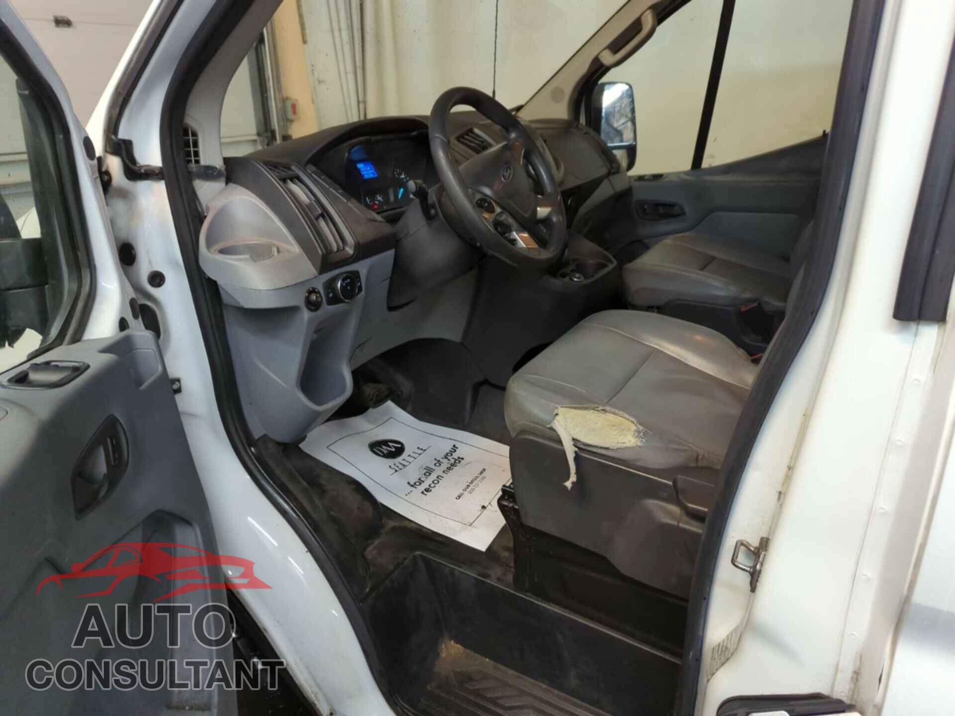 FORD TRANSIT 2017 - 1FTYR1YM1HKA17623
