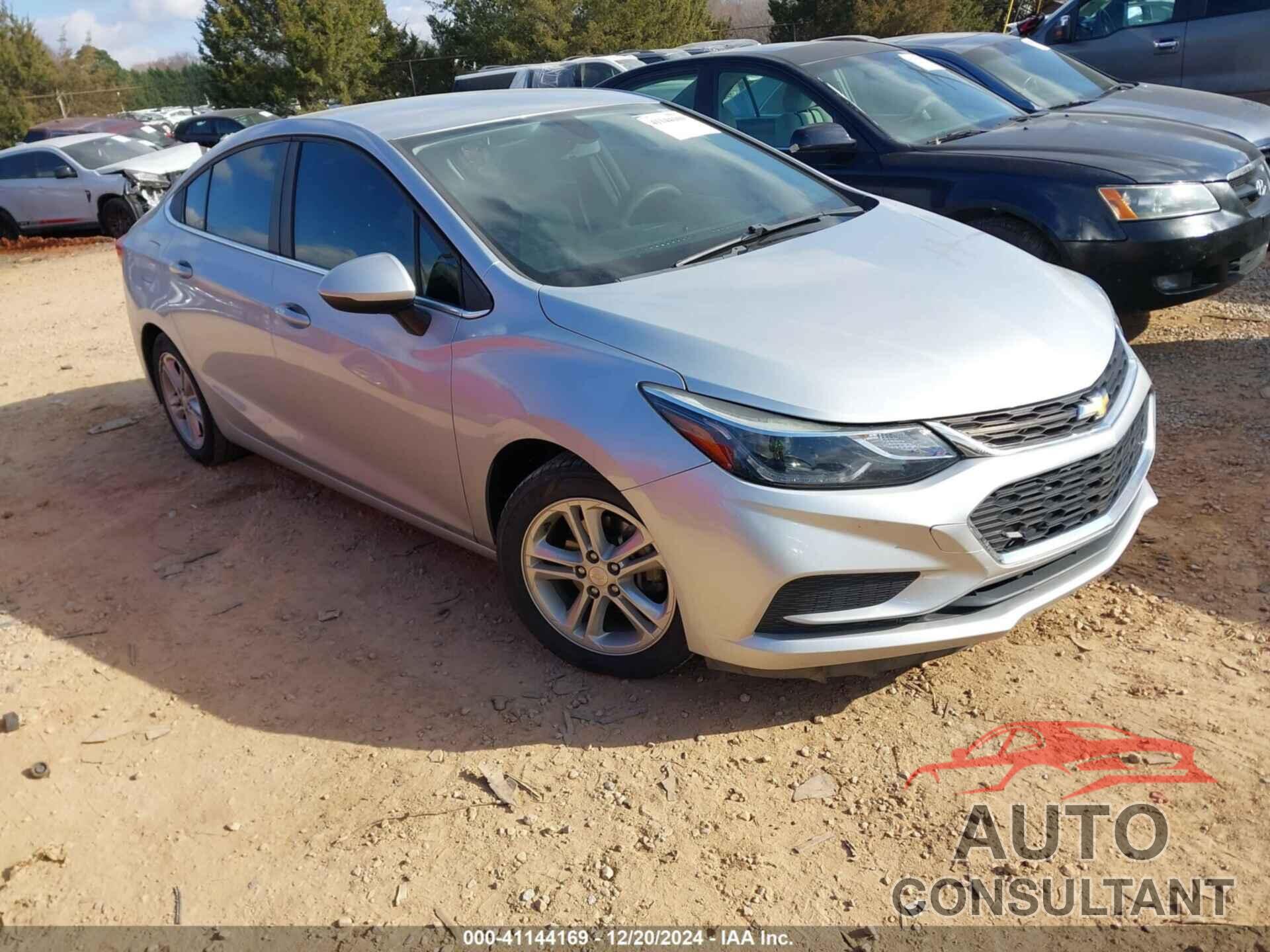 CHEVROLET CRUZE 2018 - 1G1BE5SM2J7242006