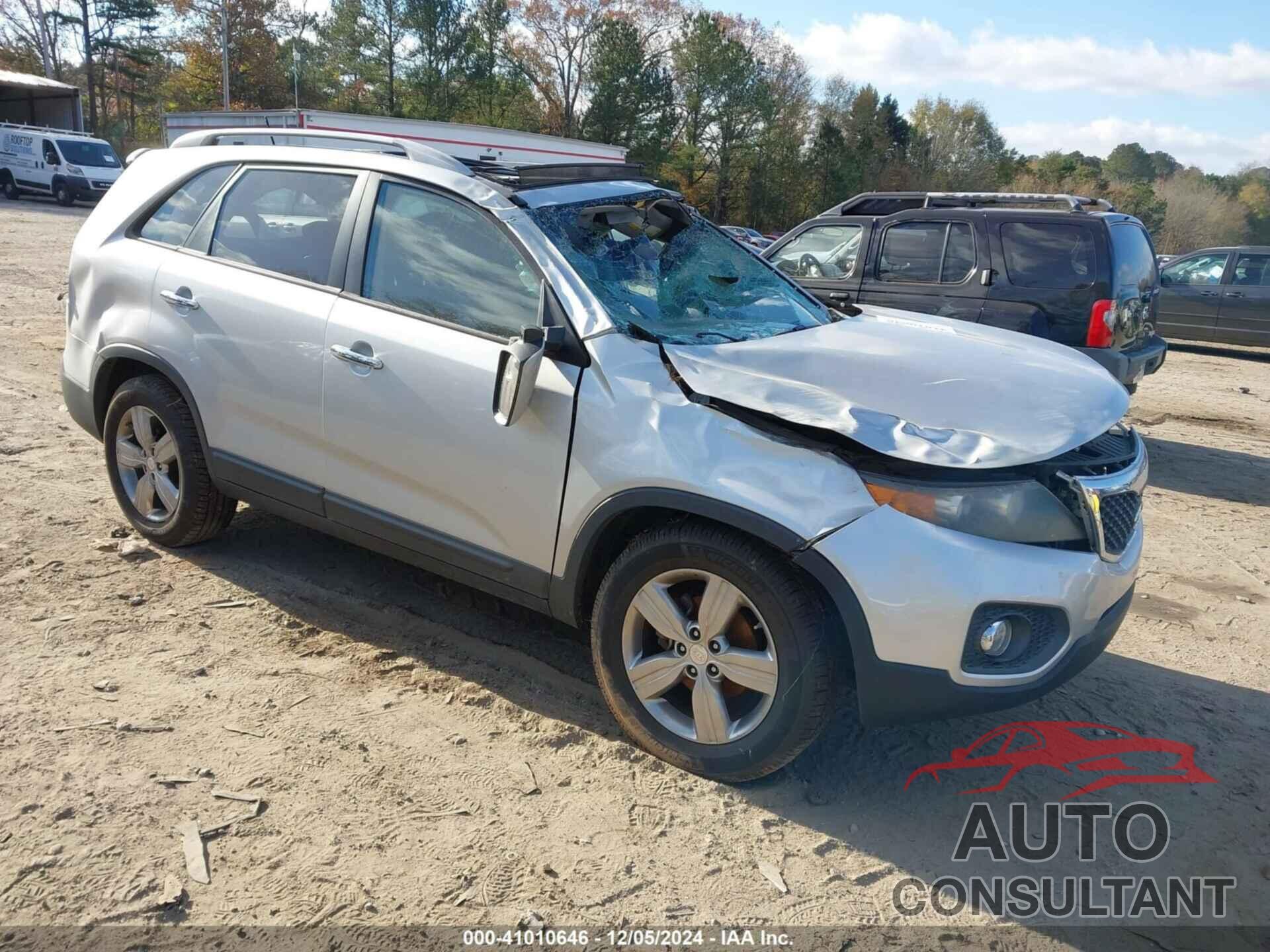 KIA SORENTO 2013 - 5XYKU4A24DG324928