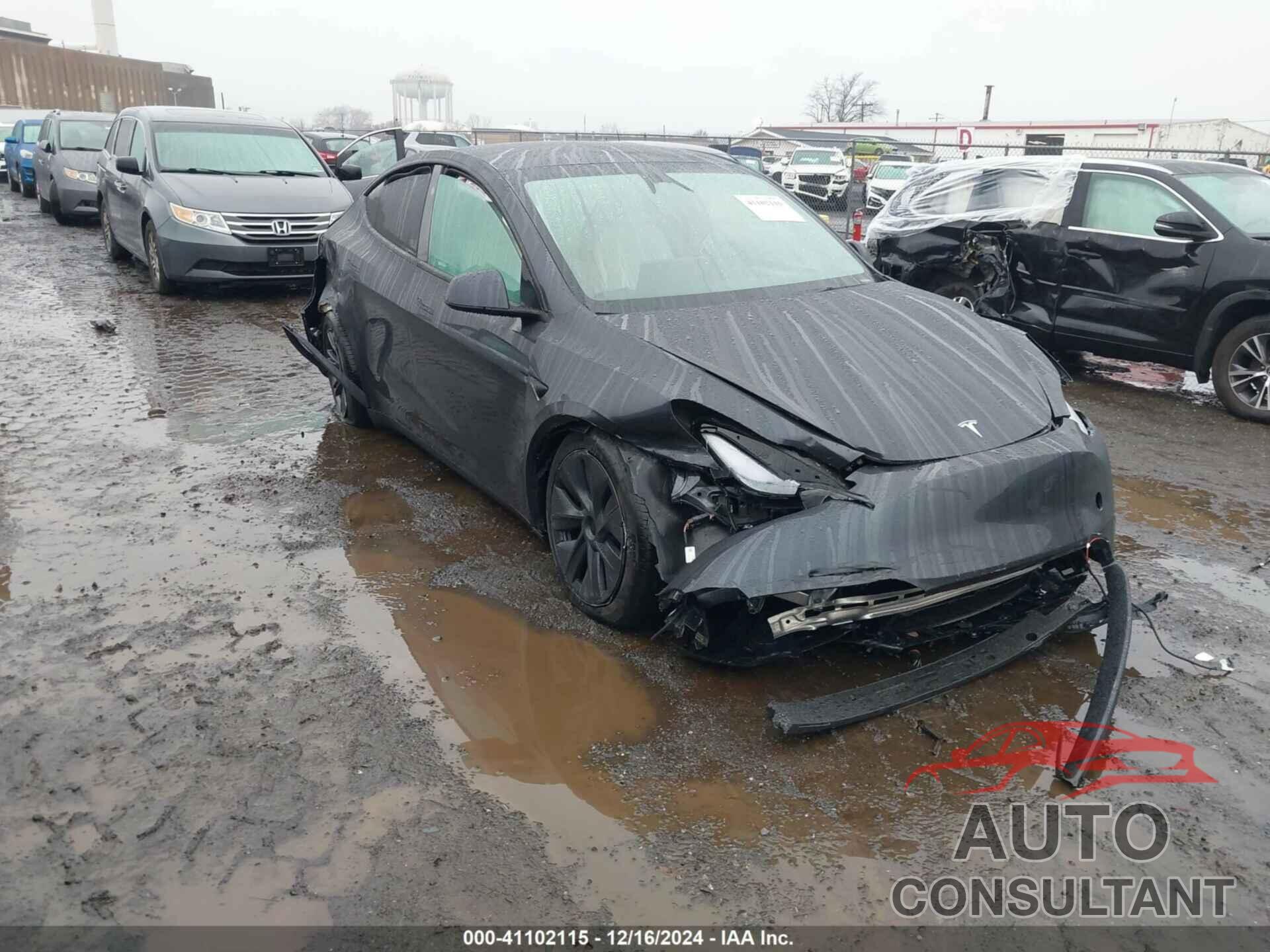 TESLA MODEL Y 2025 - 7SAYGDED6SF226035