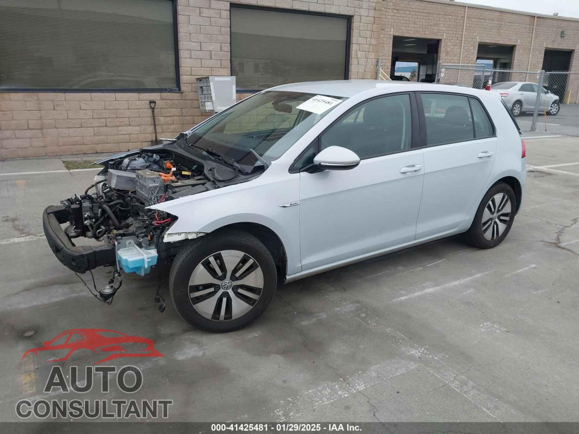 VOLKSWAGEN E-GOLF 2017 - WVWPR7AU2HW954367