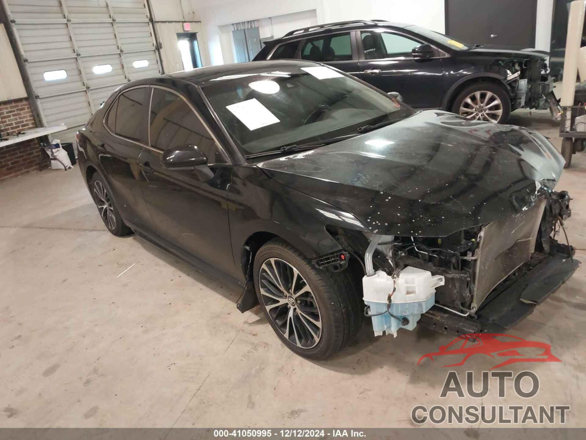 TOYOTA CAMRY 2018 - 4T1B11HK7JU532580