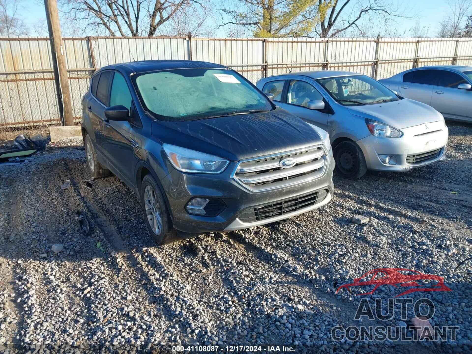 FORD ESCAPE 2017 - 1FMCU9G97HUD29661