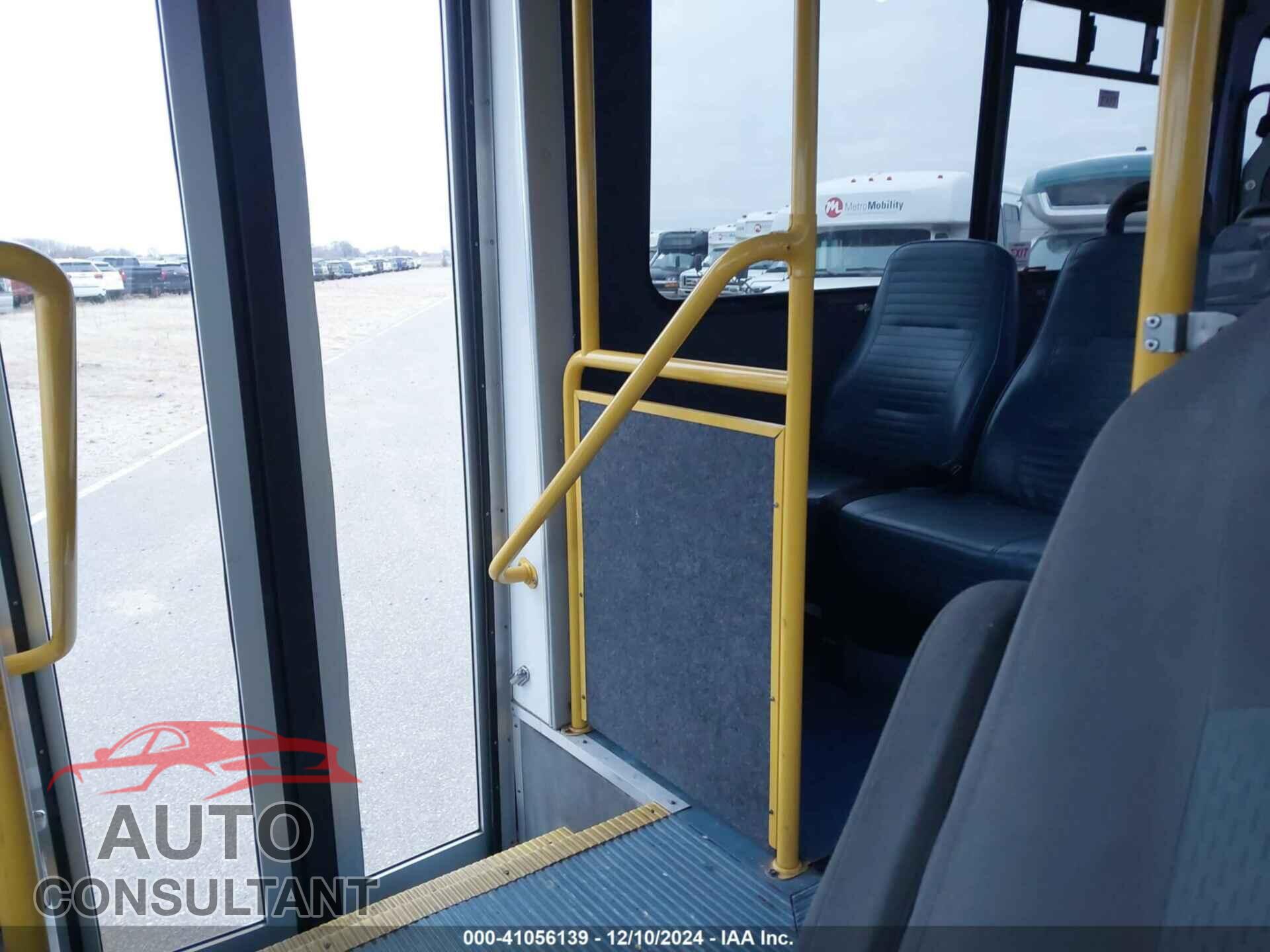 FORD E-450 CUTAWAY 2017 - 1FDFE4FS9HDC36786