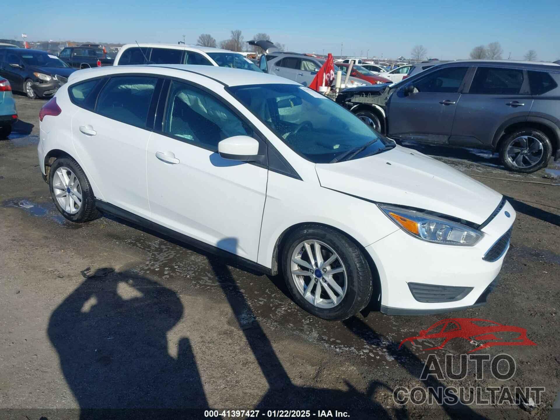 FORD FOCUS 2018 - 1FADP3K20JL211136