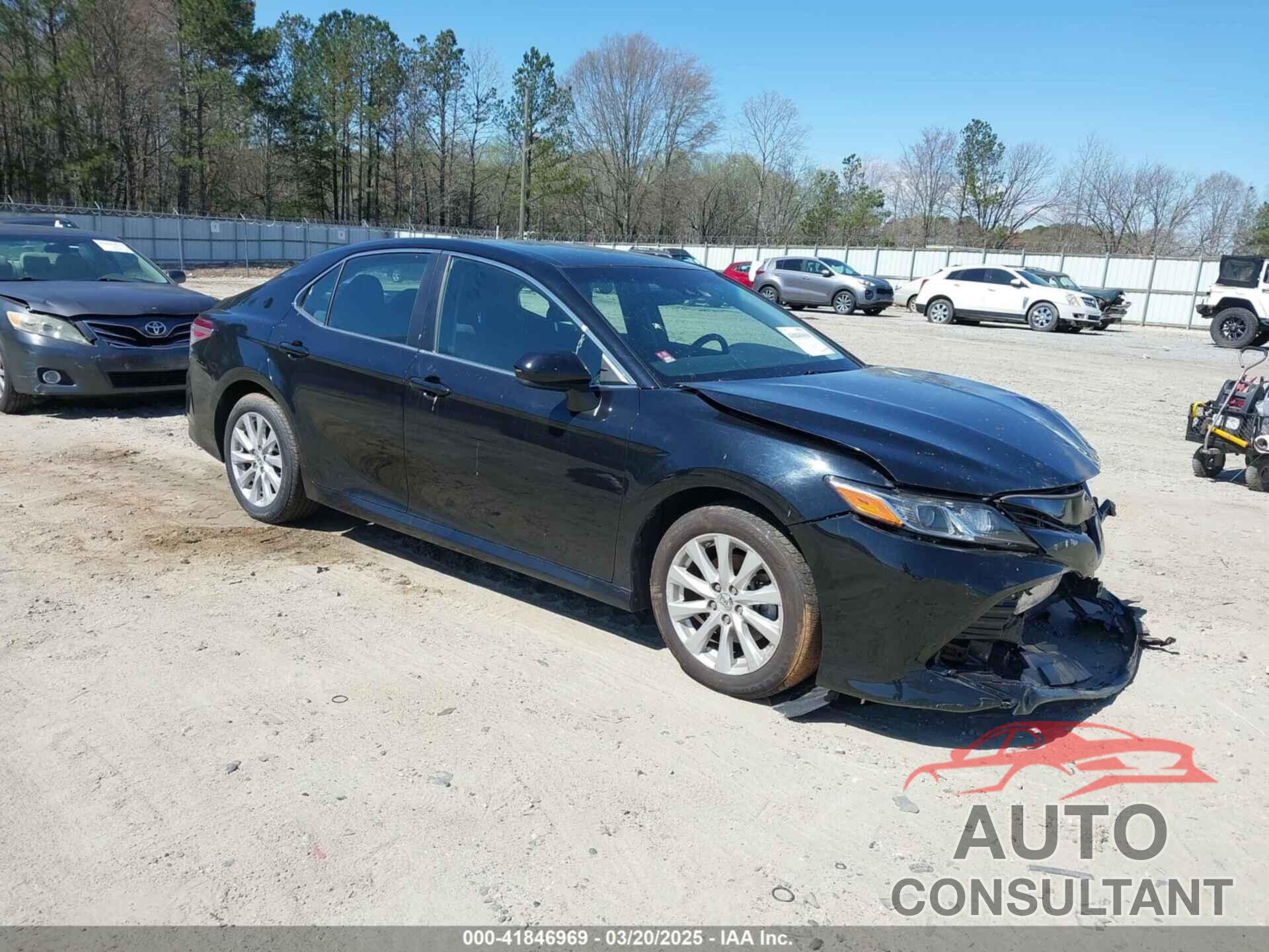 TOYOTA CAMRY 2018 - 4T1B11HK0JU113776