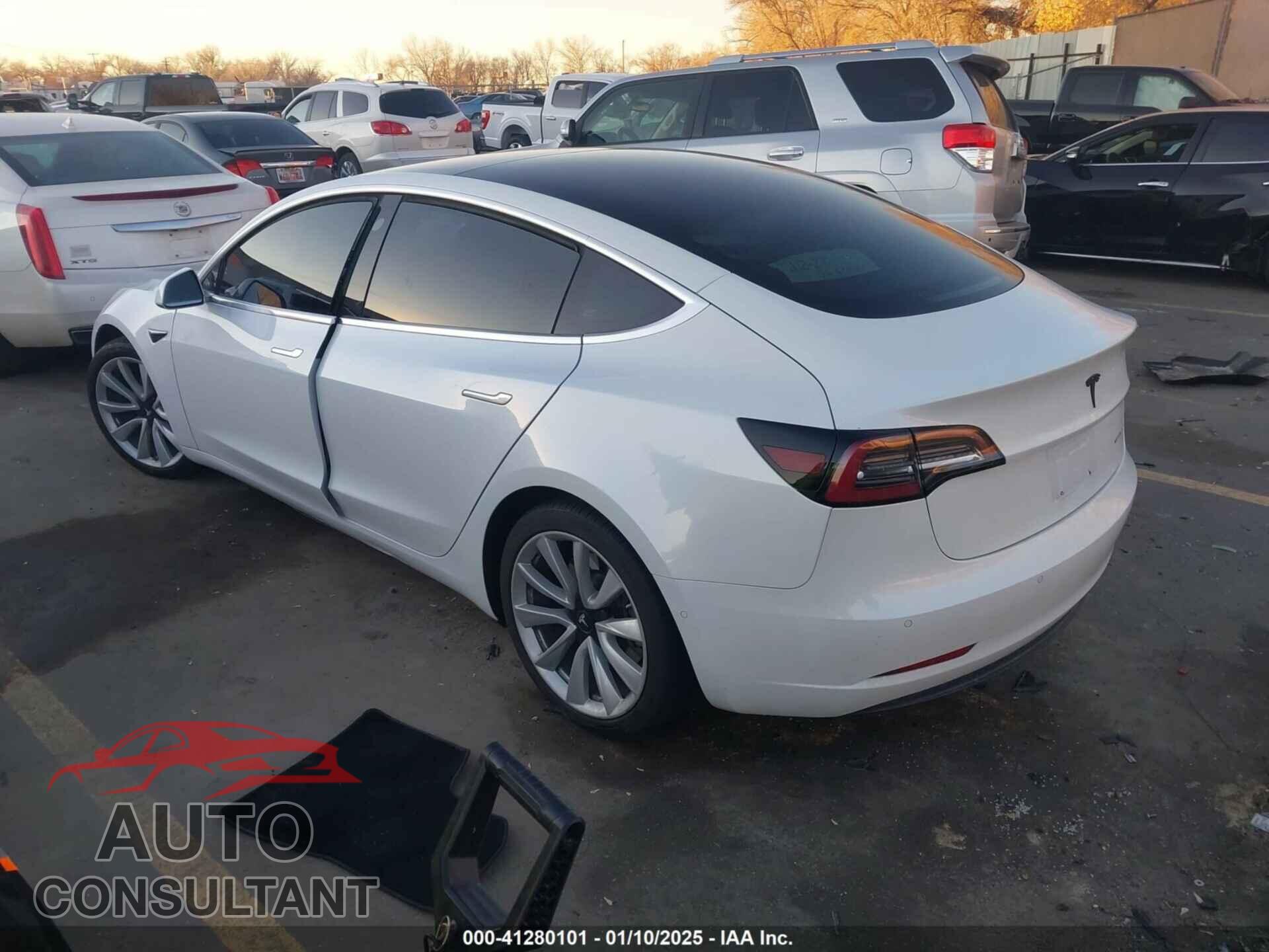 TESLA MODEL 3 2018 - 5YJ3E1EB4JF067895