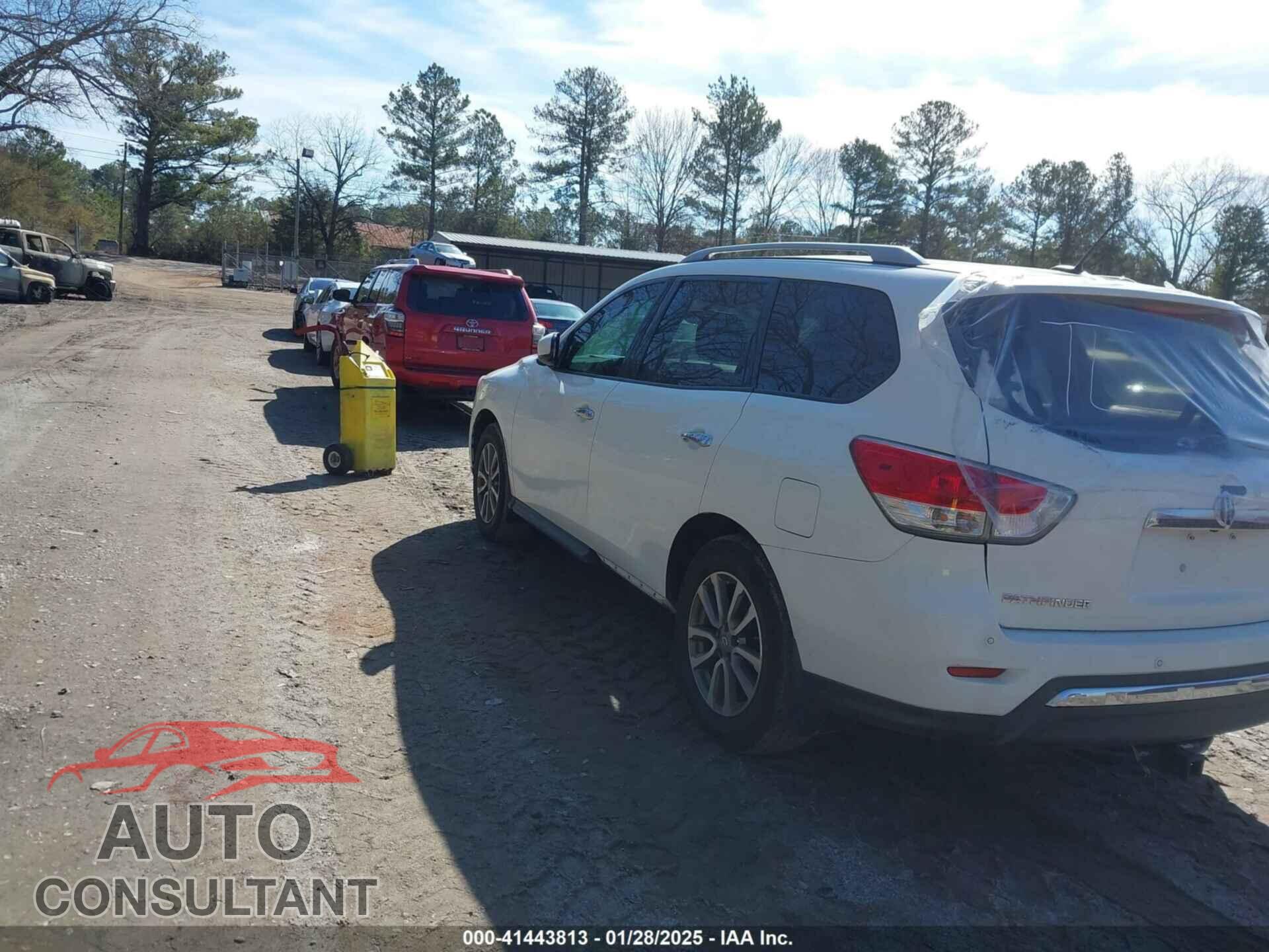 NISSAN PATHFINDER 2015 - 5N1AR2MN2FC693359