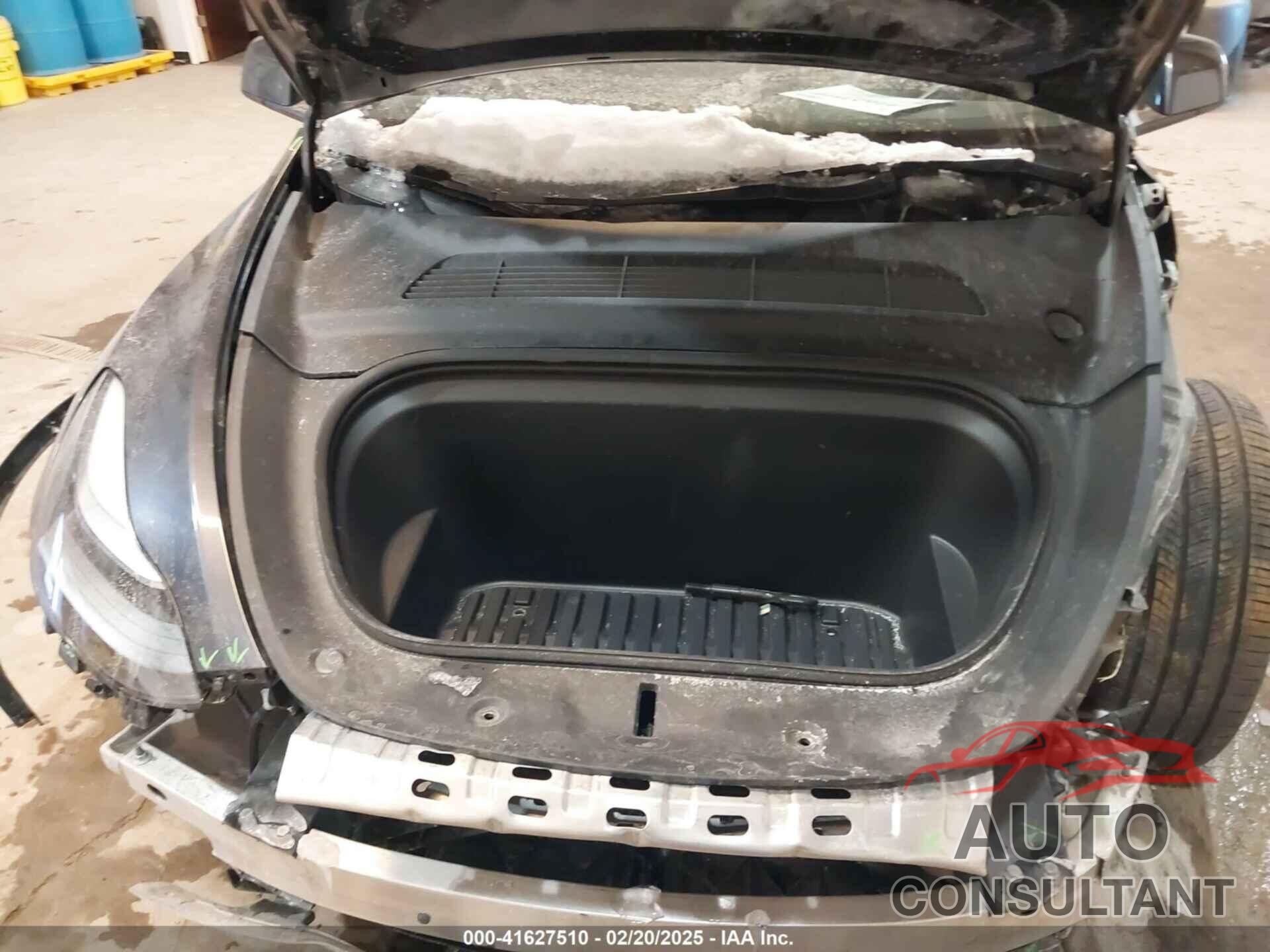 TESLA MODEL Y 2024 - 7SAYGDEE0RA282634