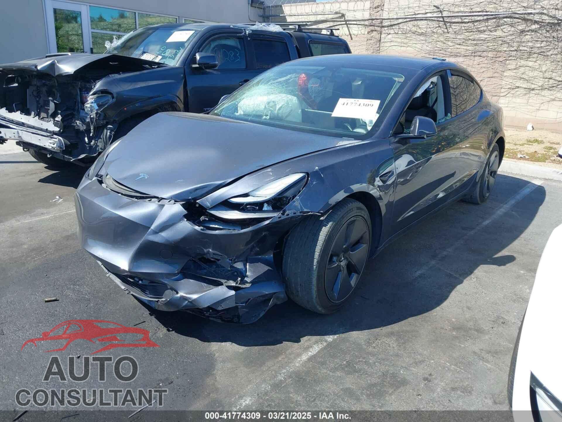 TESLA MODEL 3 2023 - 5YJ3E1EA0PF408774