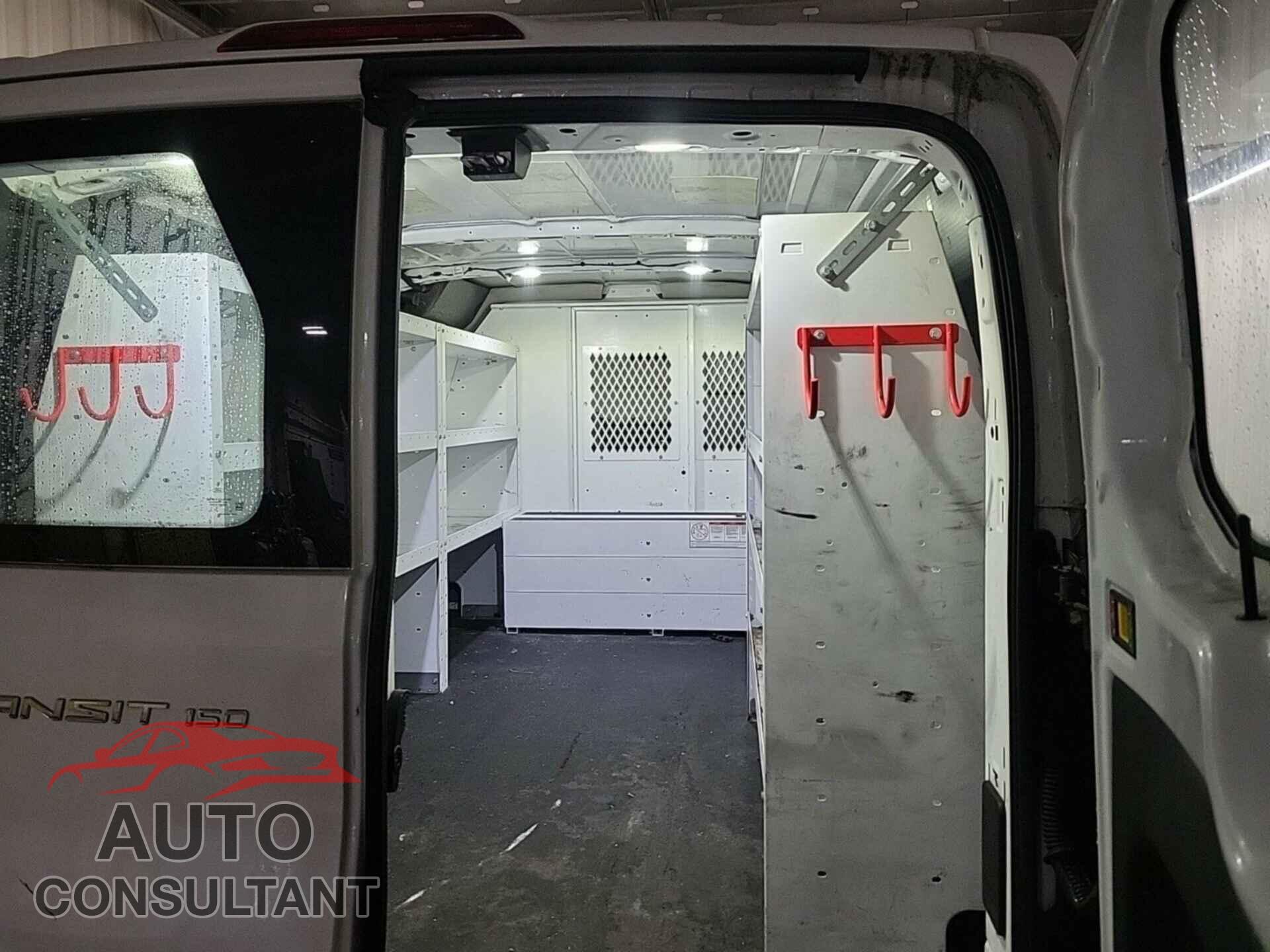 FORD TRANSIT-150 2017 - 1FTYE1YM3HKA82520