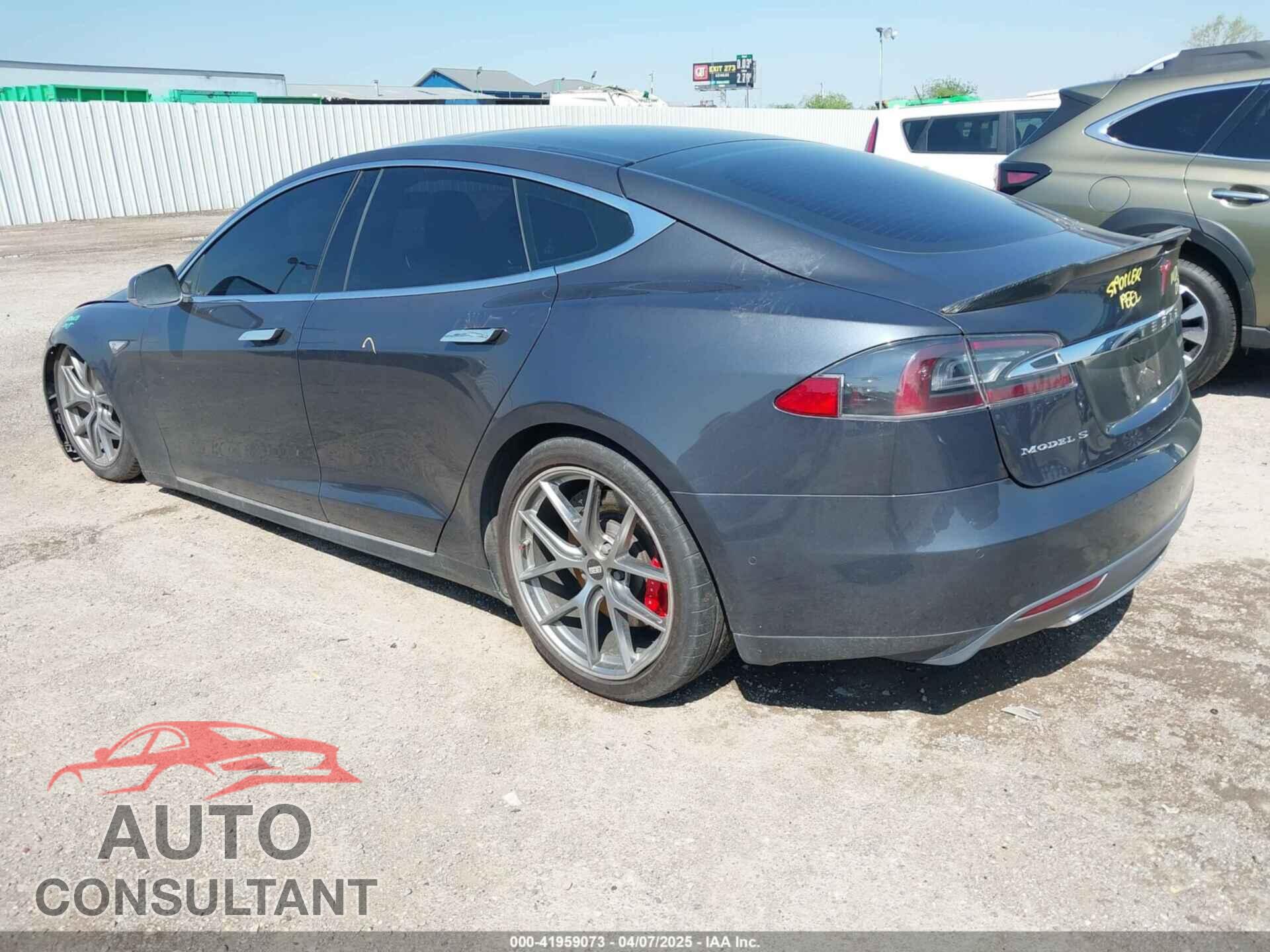 TESLA MODEL S 2015 - 5YJSA1E42FF108878