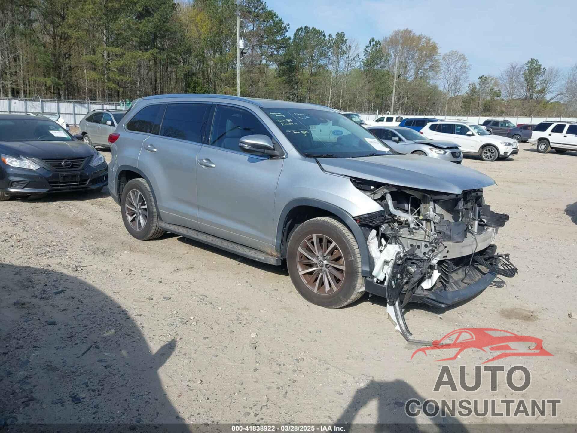 TOYOTA HIGHLANDER 2018 - 5TDKZRFH7JS275377