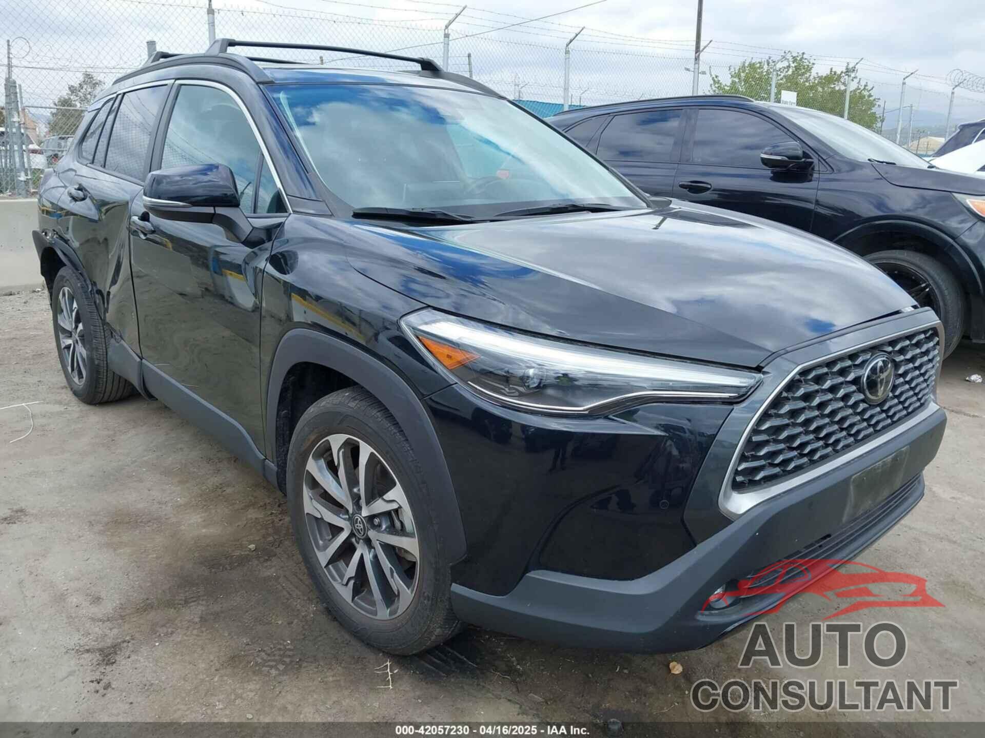 TOYOTA COROLLA CROSS 2022 - 7MUDAABG6NV030600