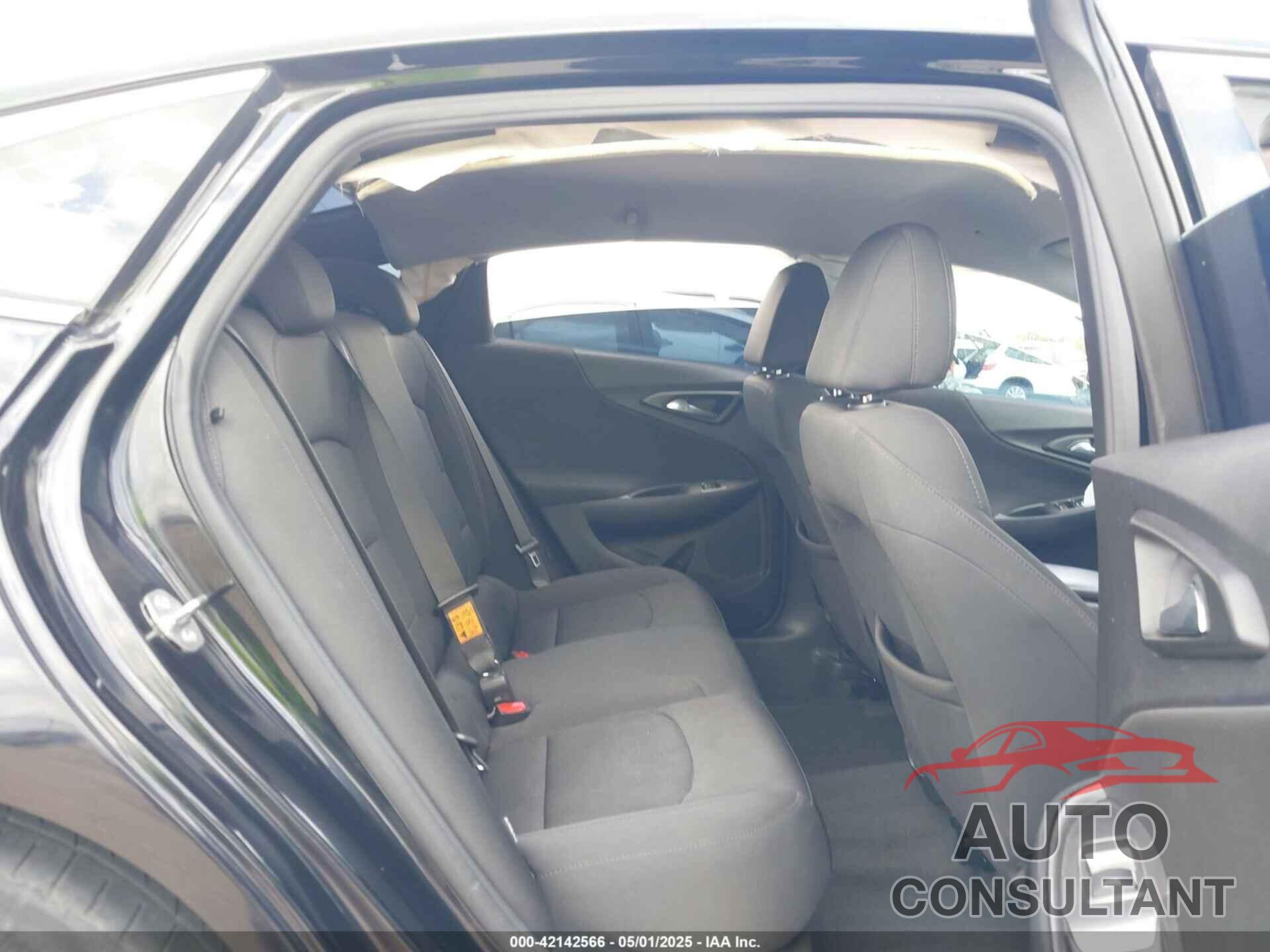 CHEVROLET MALIBU 2020 - 1G1ZG5ST3LF143817