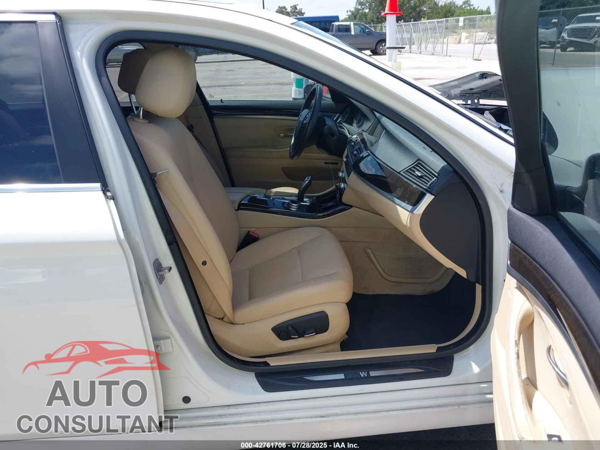 BMW 528I 2014 - WBA5A5C55ED500451