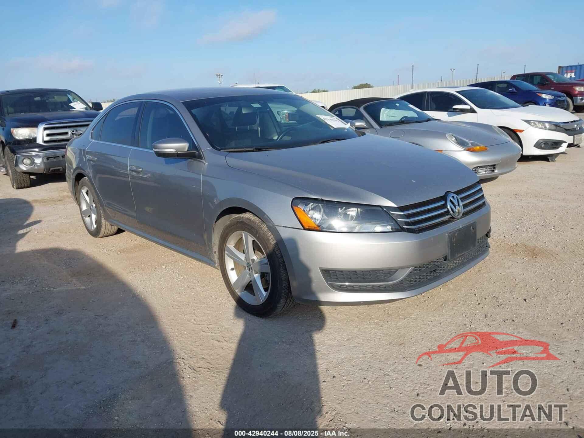 VOLKSWAGEN PASSAT 2013 - 1VWBH7A35DC072073
