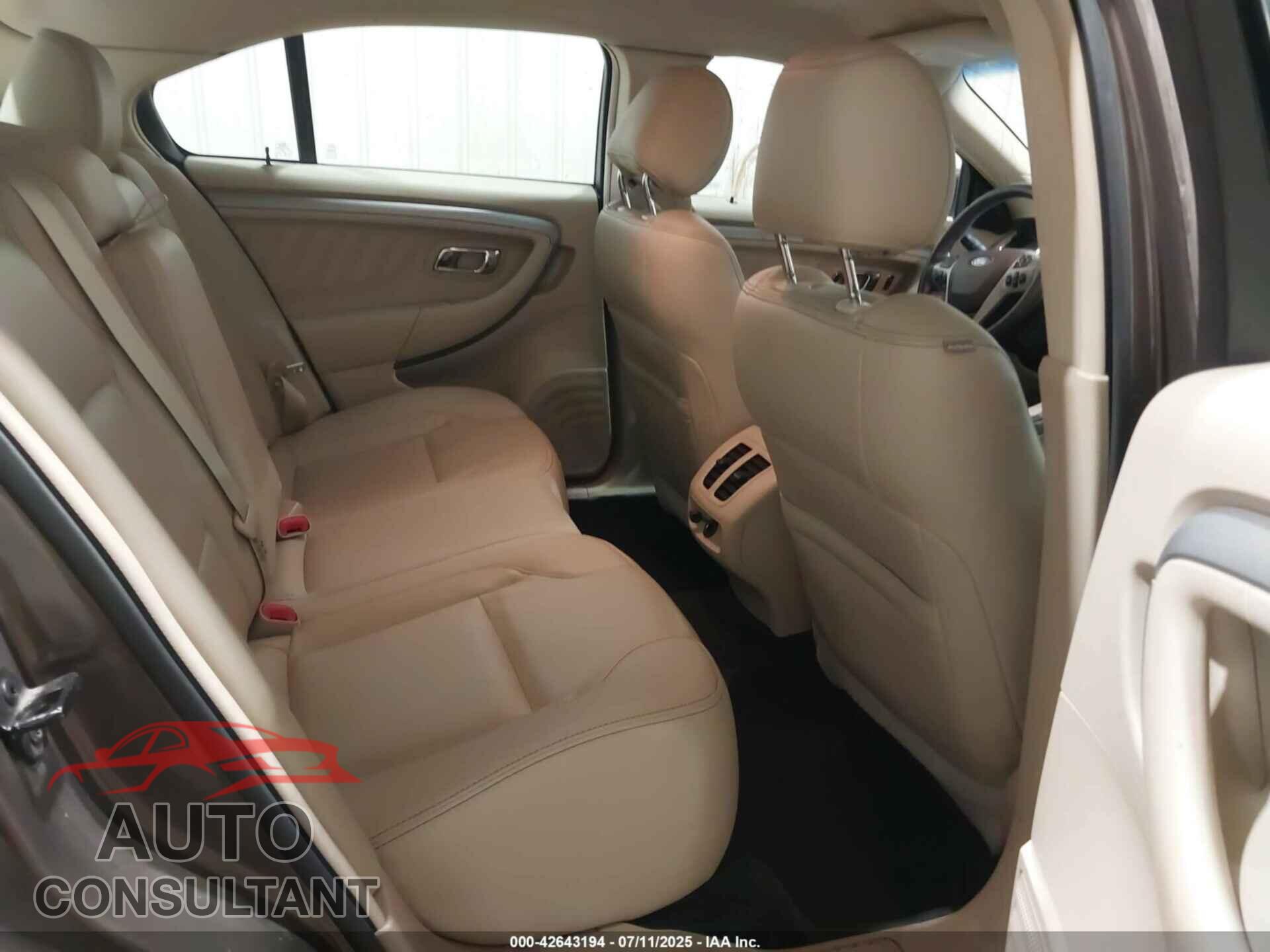 FORD TAURUS 2016 - 1FAHP2E89GG143562