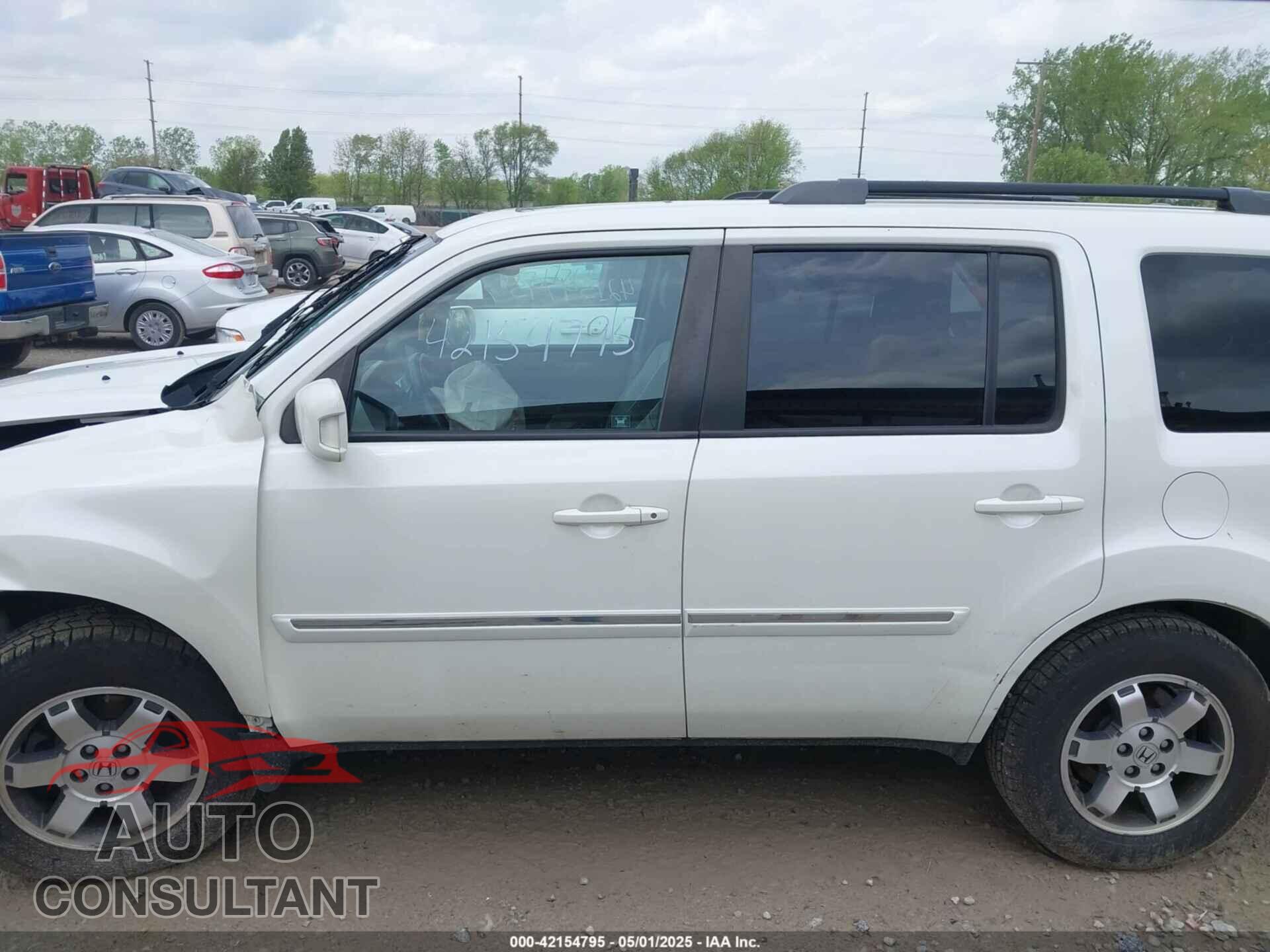 HONDA PILOT 2011 - 5FNYF4H96BB106873