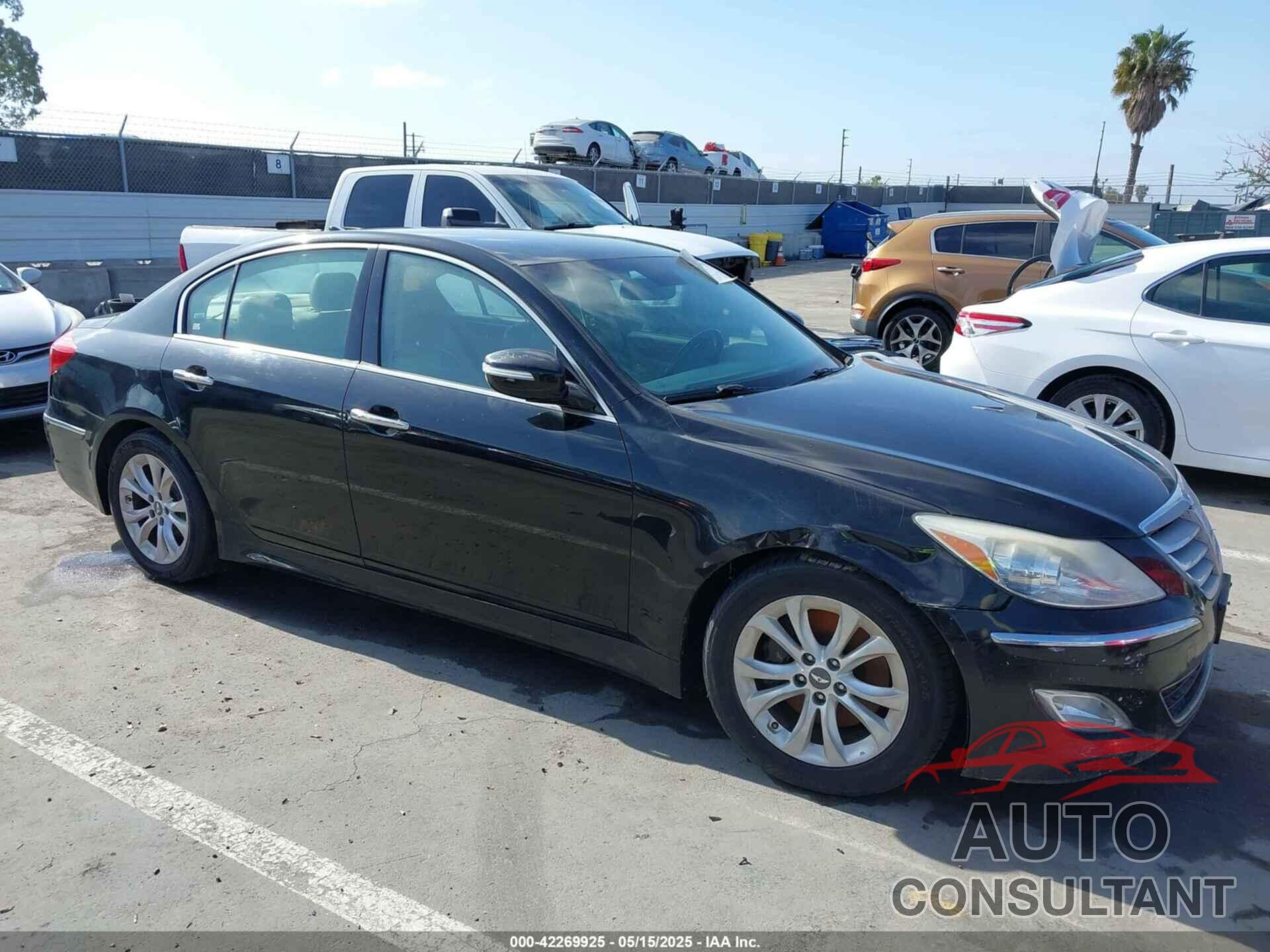 HYUNDAI GENESIS 2013 - KMHGC4DD2DU241594