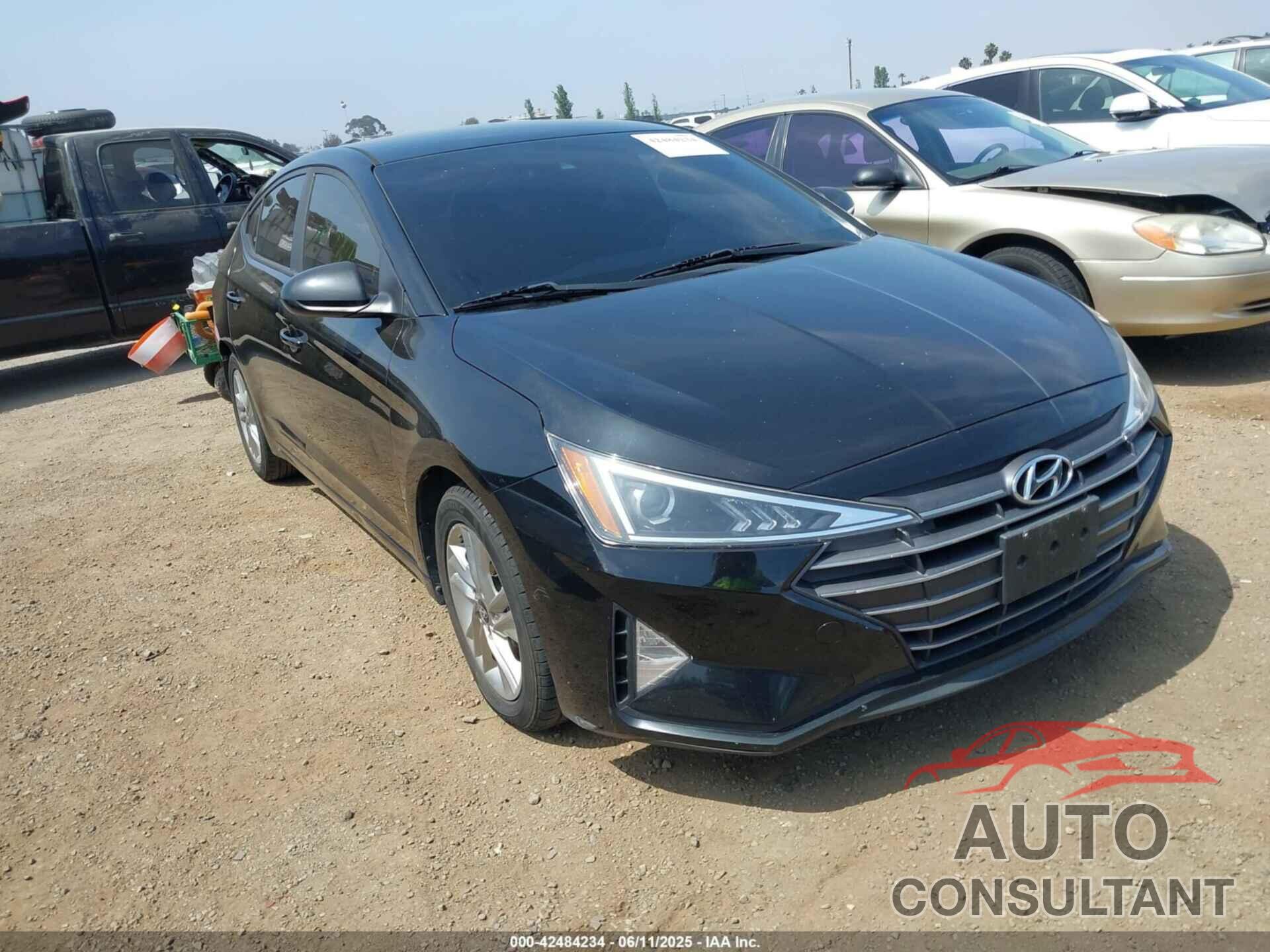HYUNDAI ELANTRA 2019 - KMHD84LF1KU746028