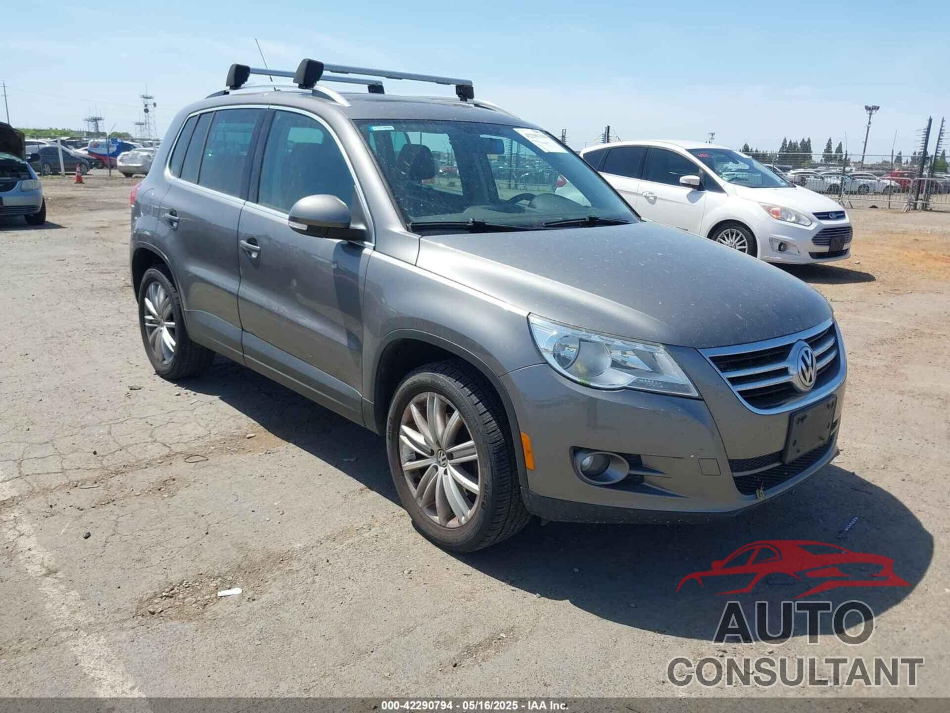 VOLKSWAGEN TIGUAN 2011 - WVGBV7AX0BW504736