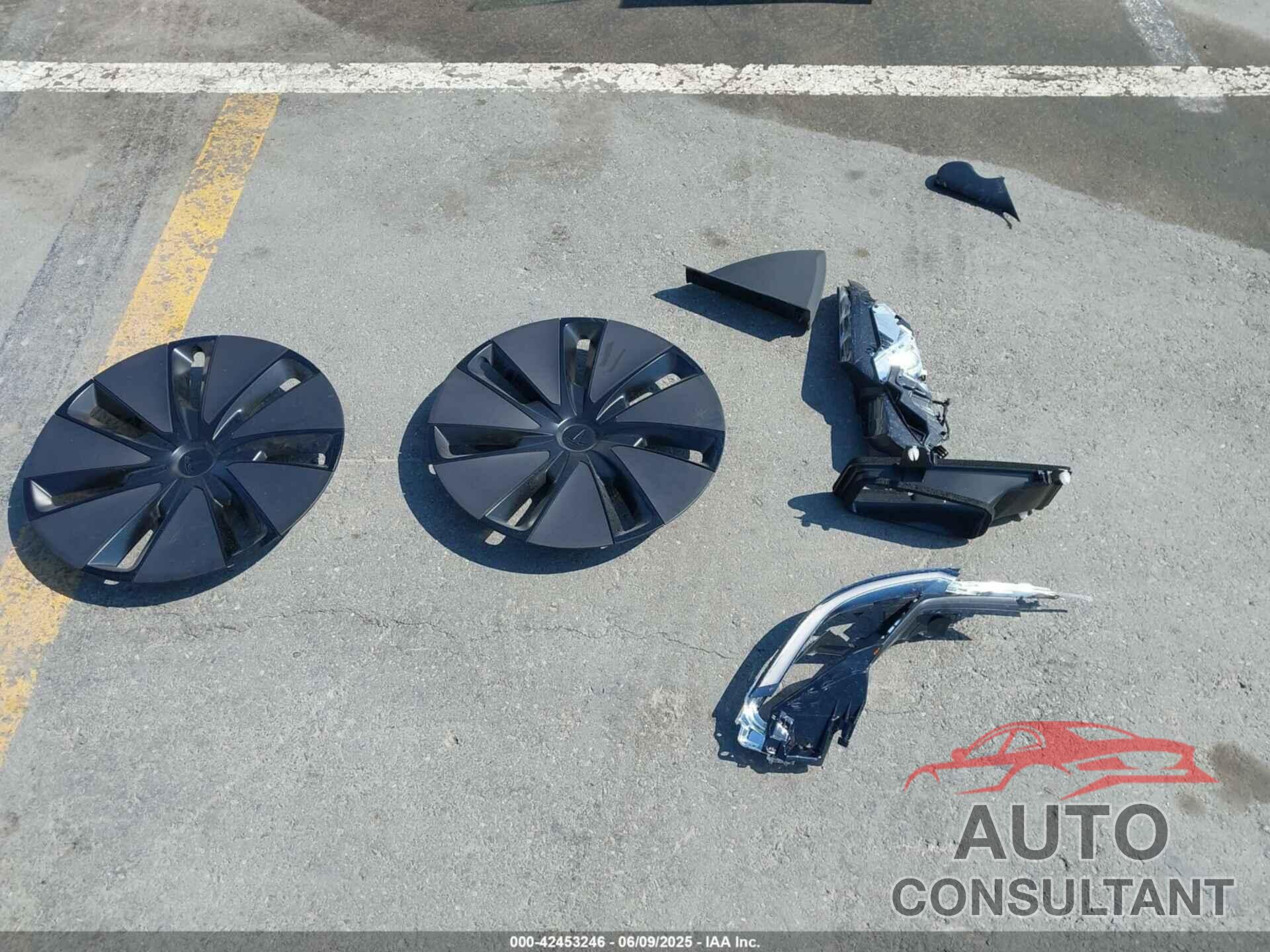 TESLA MODEL 3 2025 - 5YJ3E1EA4SF903567