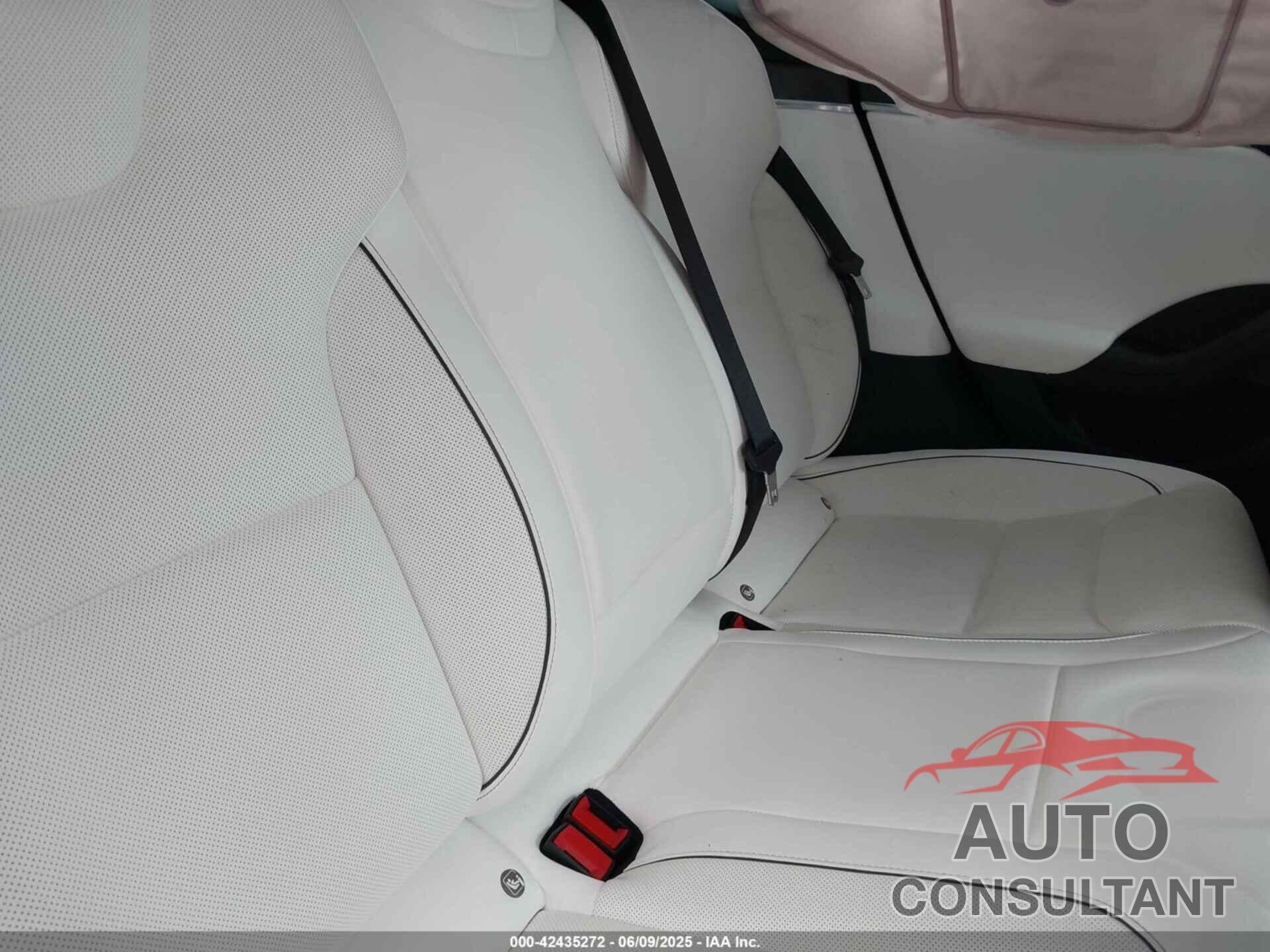 TESLA MODEL S 2022 - 5YJSA1E62NF487719
