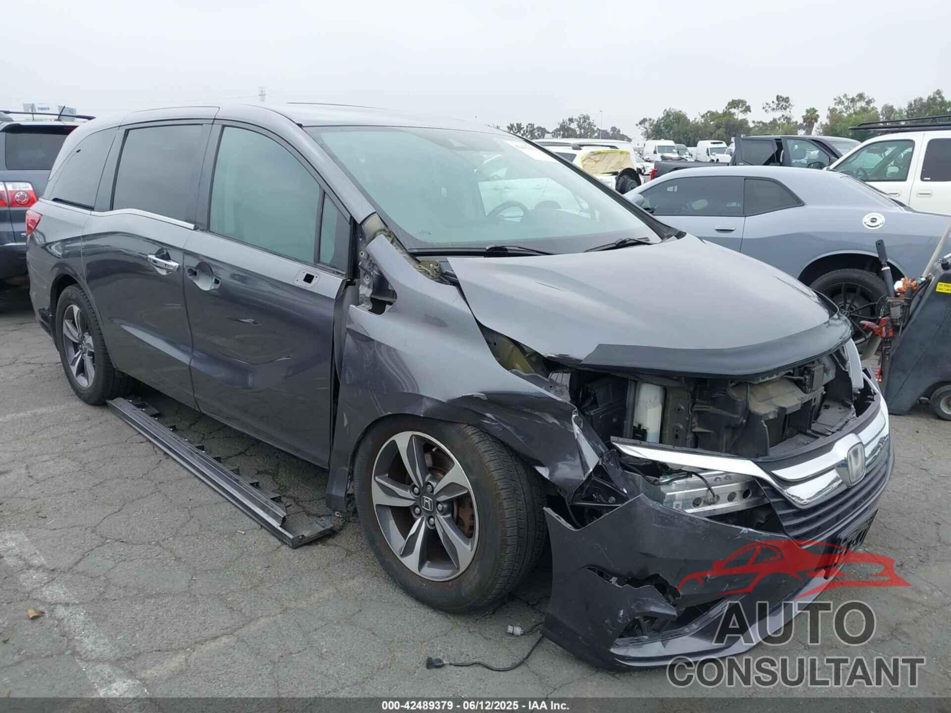 HONDA ODYSSEY 2018 - 5FNRL6H88JB062213