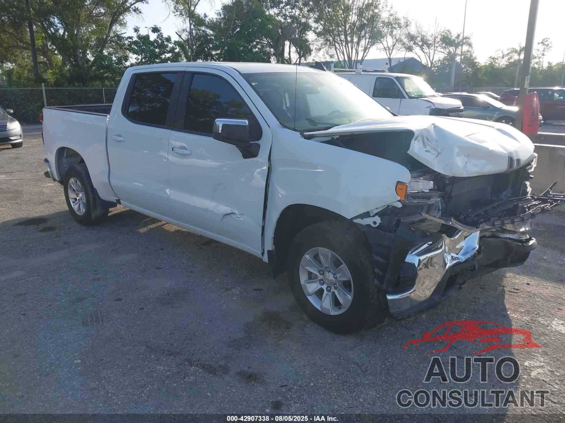 CHEVROLET SILVERADO 1500 2021 - 1GCPWCED7MZ353914