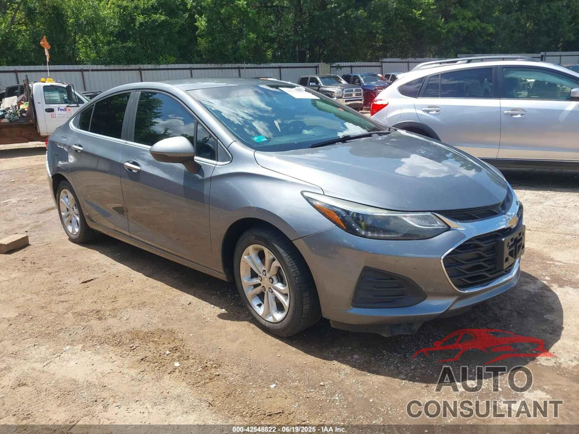CHEVROLET CRUZE 2019 - 1G1BE5SMXK7100603