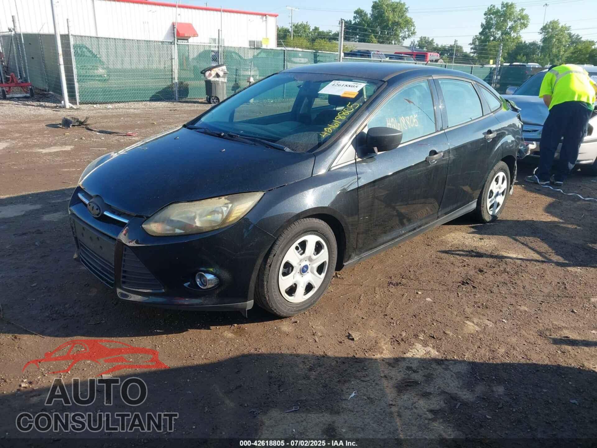 FORD FOCUS 2013 - 1FADP3E28DL143555