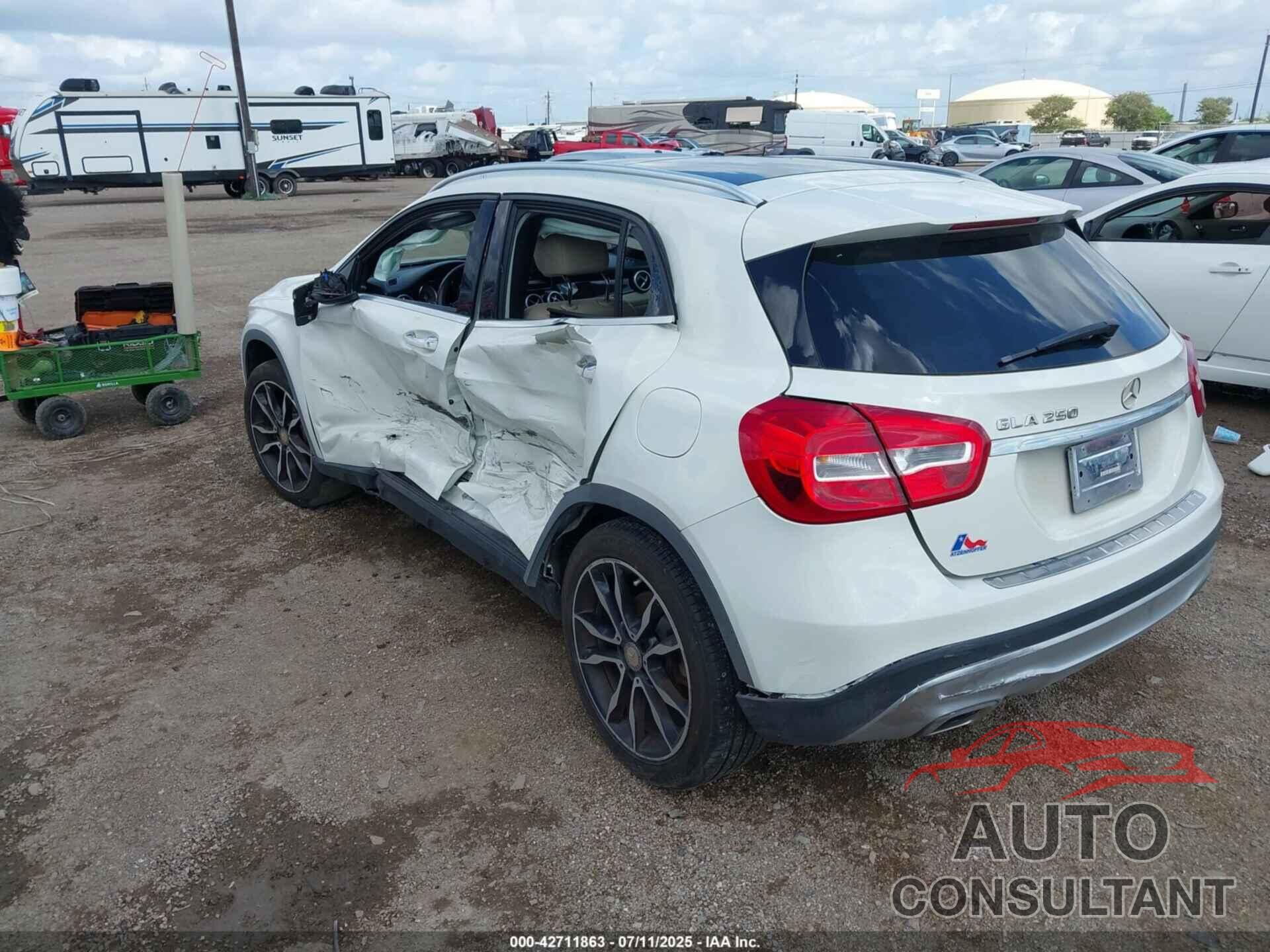 MERCEDES-BENZ GLA 250 2016 - WDCTG4EB0GJ252520