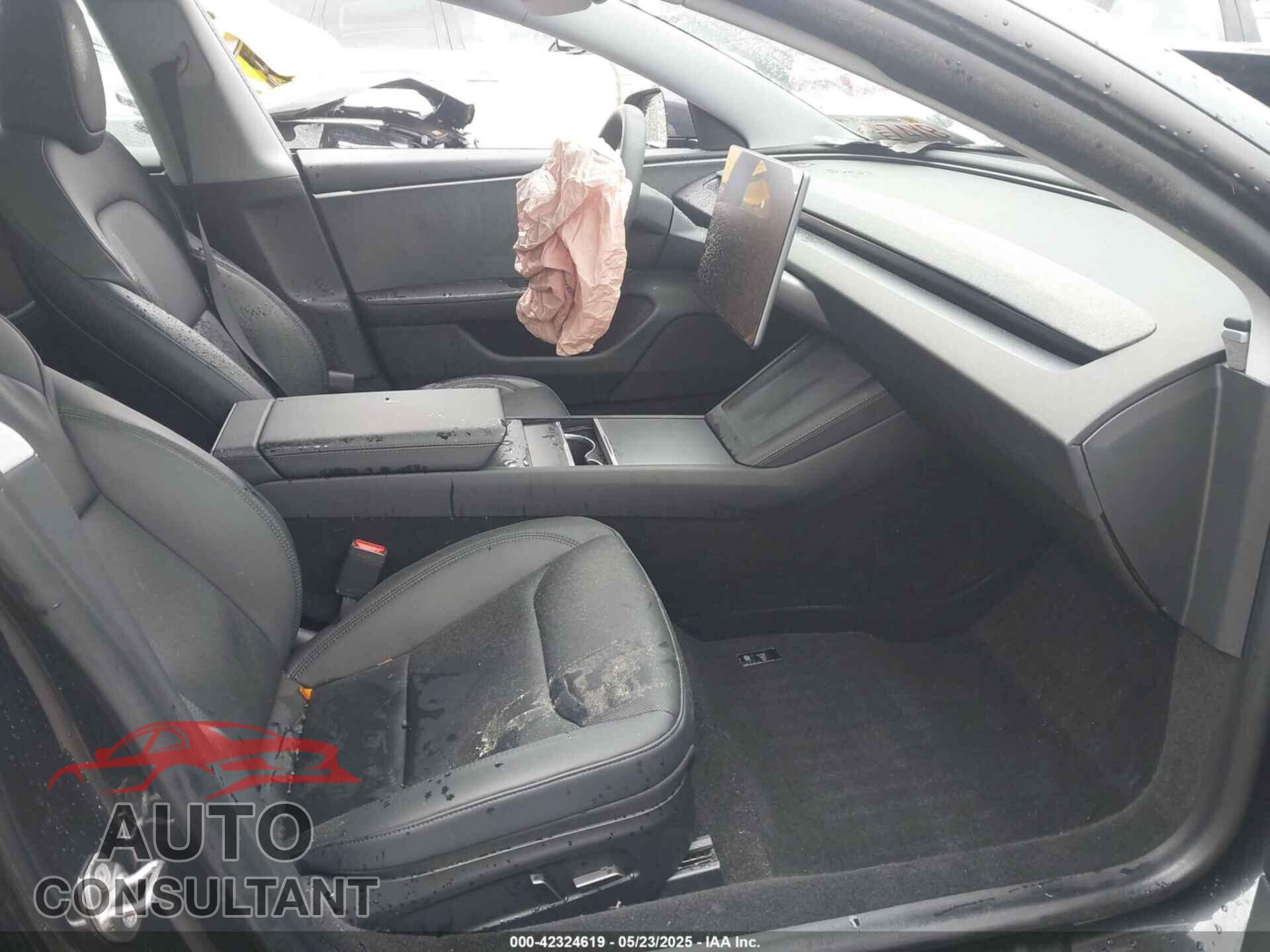 TESLA MODEL 3 2024 - 5YJ3E1EA3RF831013