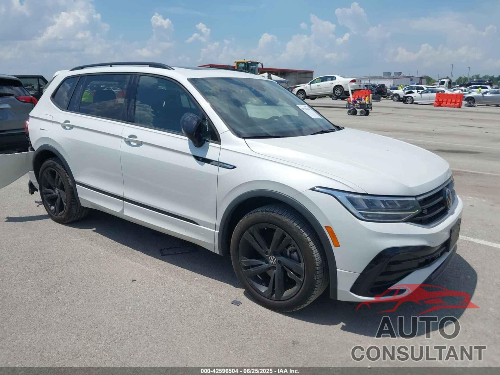 VOLKSWAGEN TIGUAN 2023 - 3VVCB7AX5PM138525