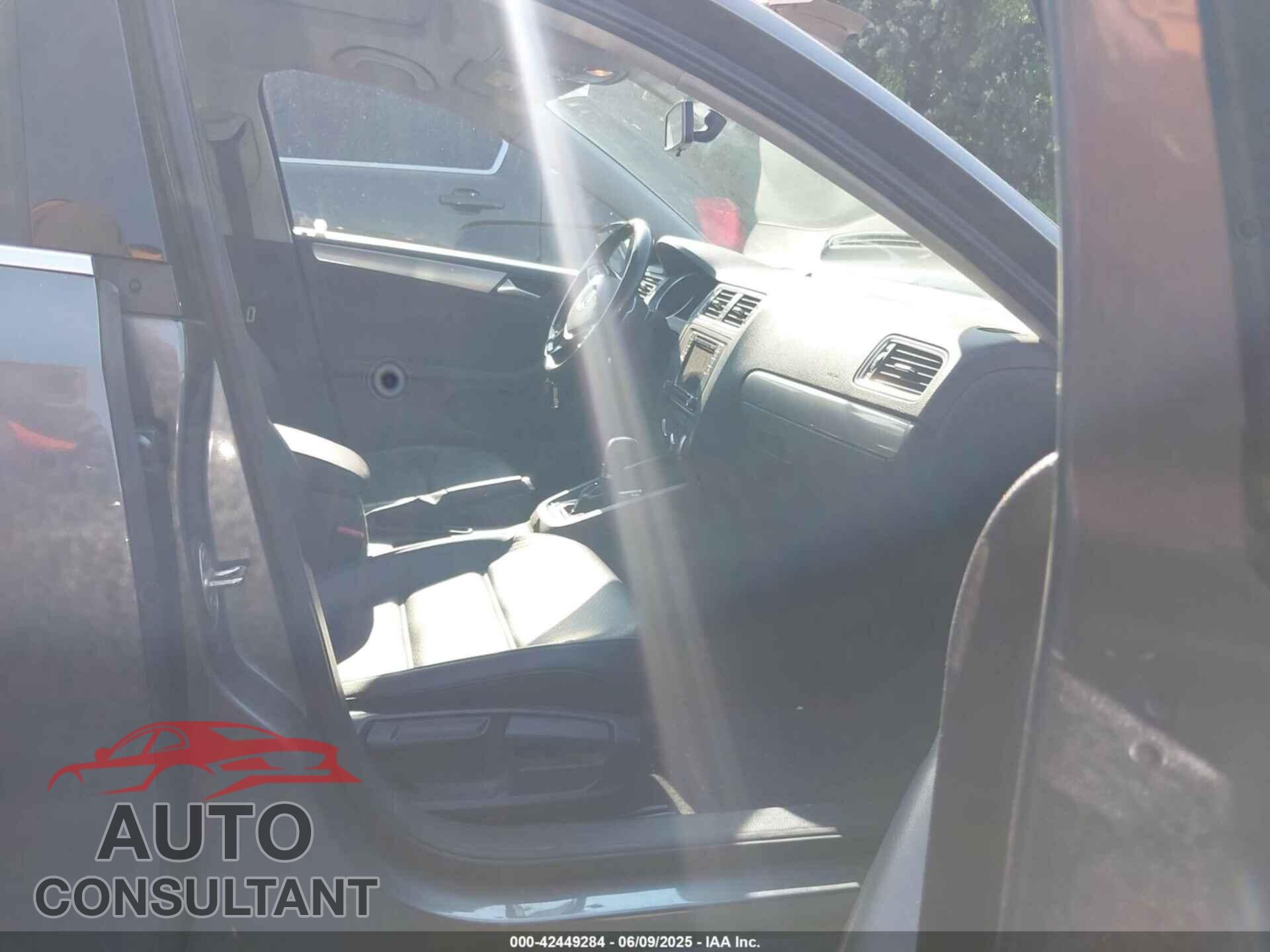 VOLKSWAGEN JETTA 2017 - 3VWDB7AJ6HM298975