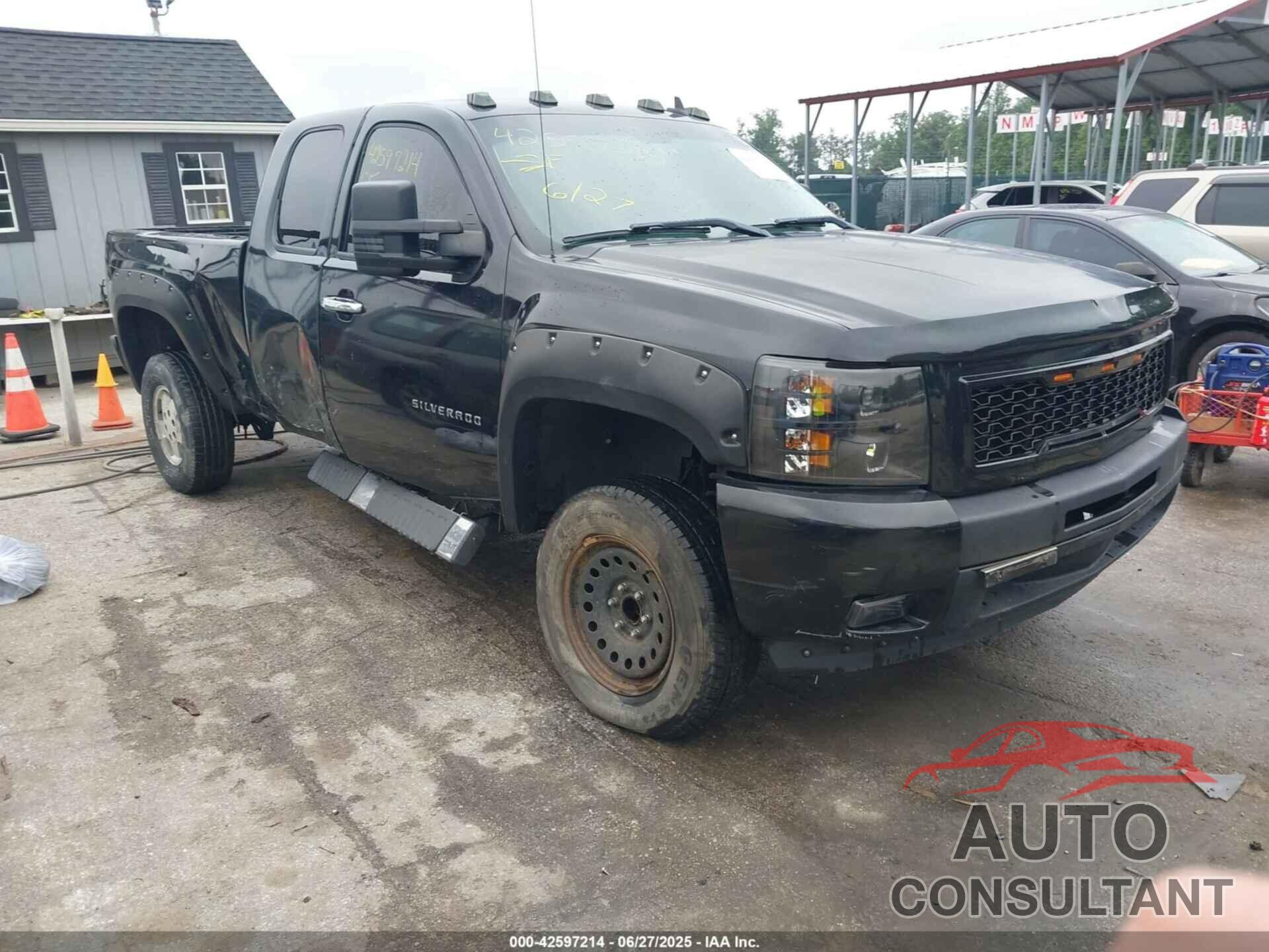 CHEVROLET SILVERADO 1500 2011 - 1GCRCSE00BZ319254