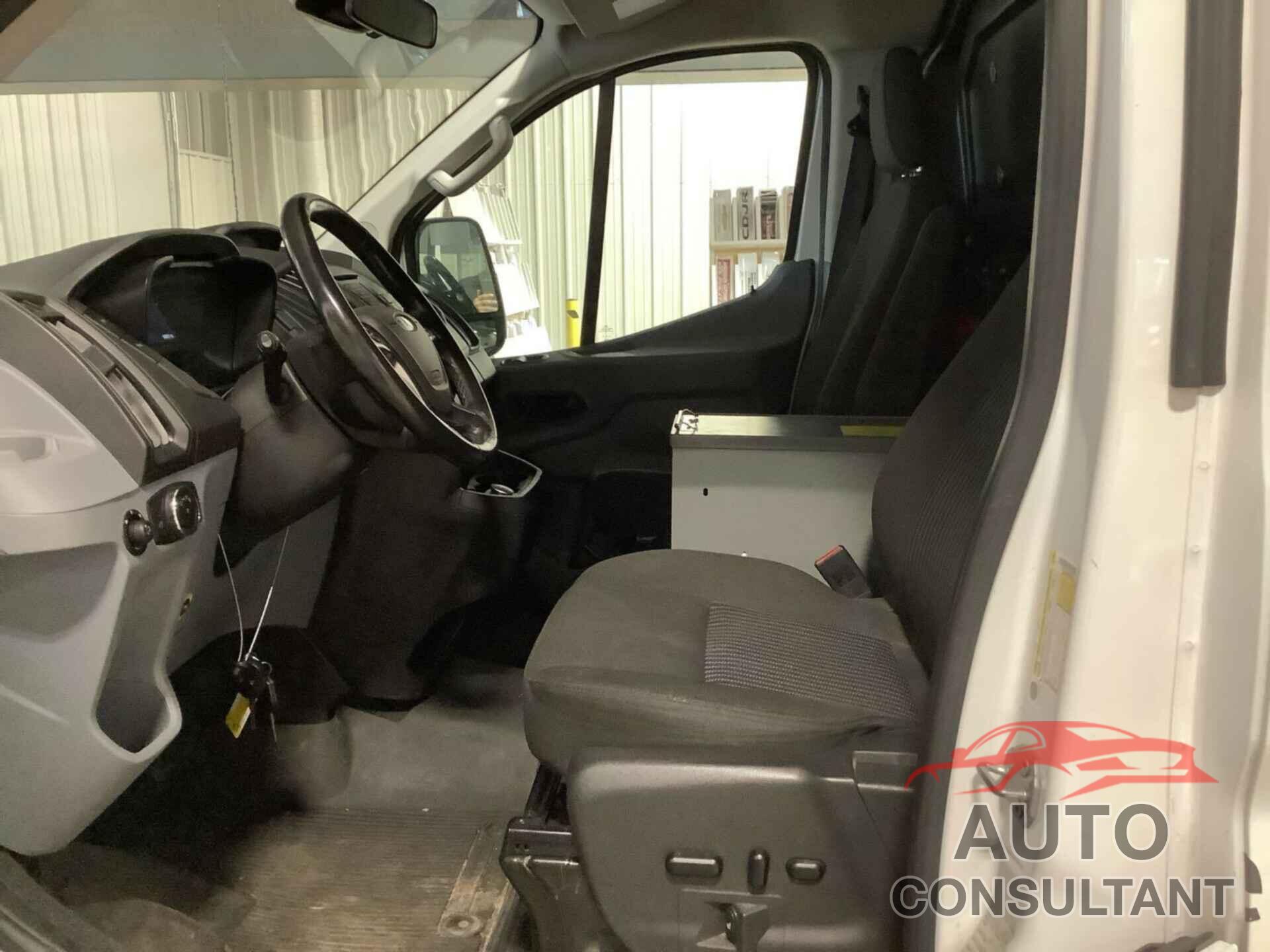 FORD TRANSIT 2019 - 1FTYR1YG6KKA40820