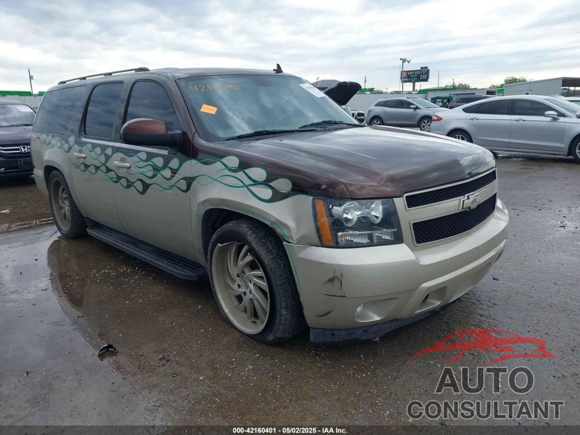 CHEVROLET SUBURBAN 1500 2011 - 1GNSCJE03BR289587