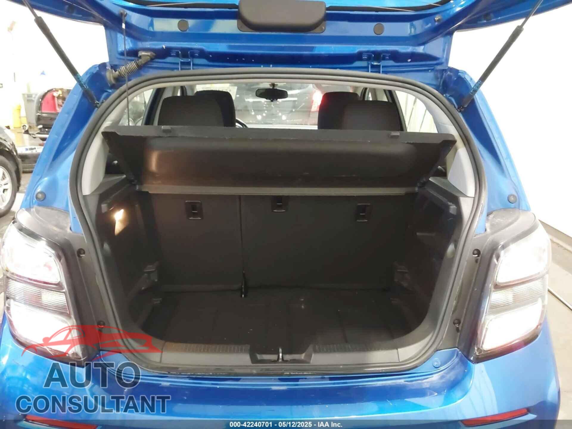 CHEVROLET SONIC 2017 - 1G1JD6SH4H4118936