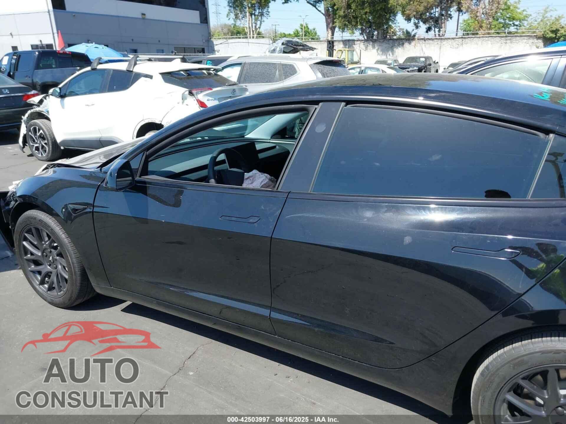 TESLA MODEL 3 2024 - 5YJ3E1EA1RF821113