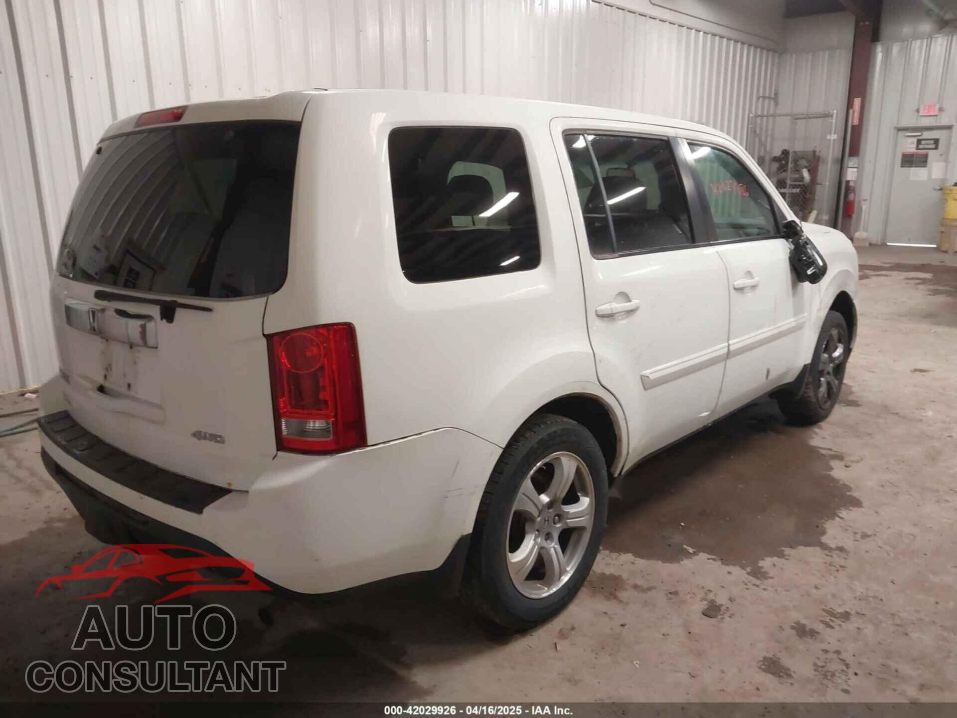 HONDA PILOT 2015 - 5FNYF4H51FB019501