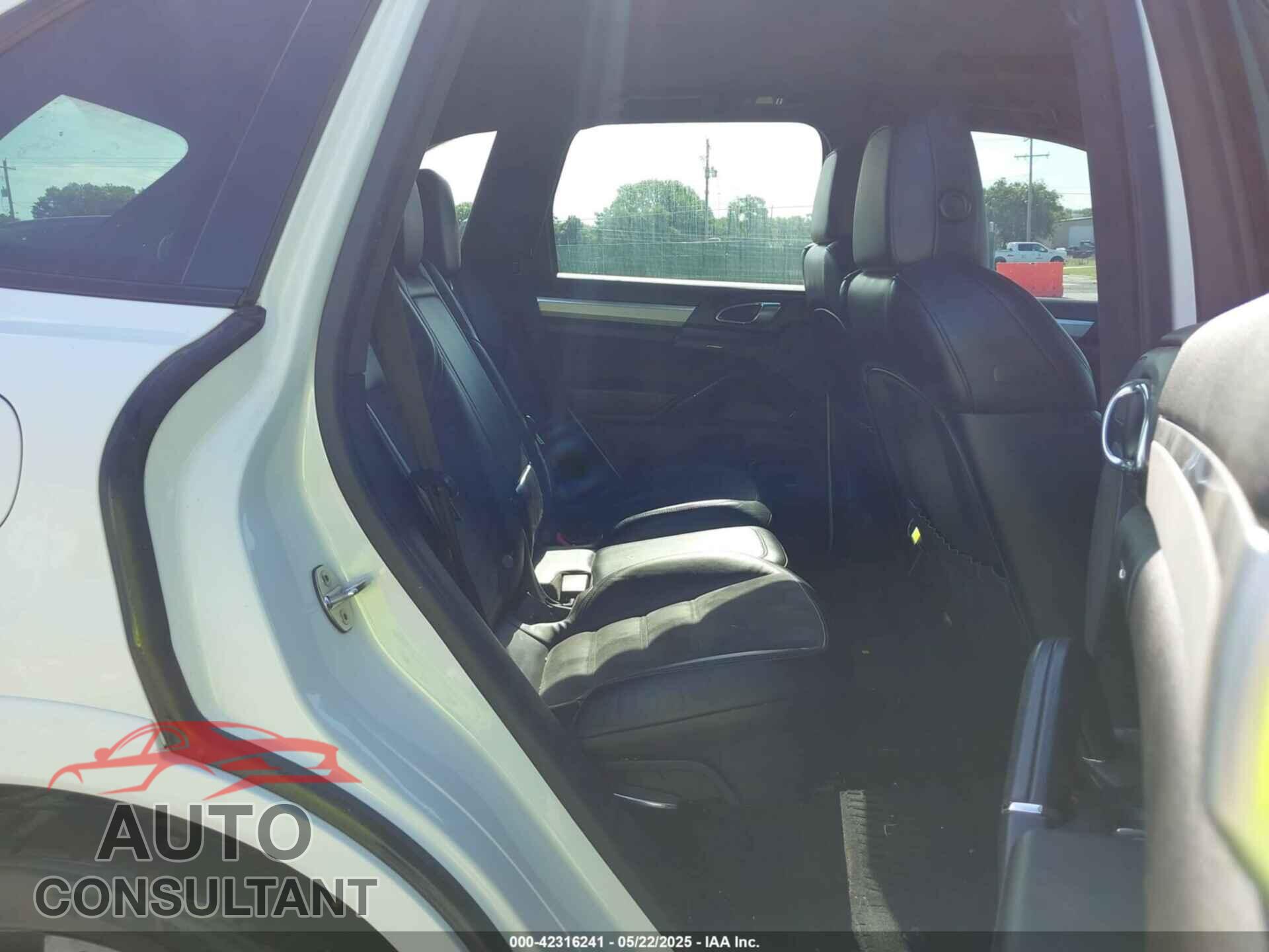 PORSCHE CAYENNE 2013 - WP1AD2A25DLA77759