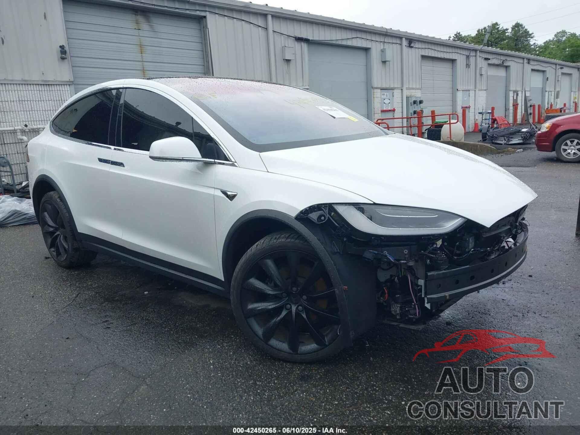 TESLA MODEL X 2018 - 5YJXCBE21JF141187