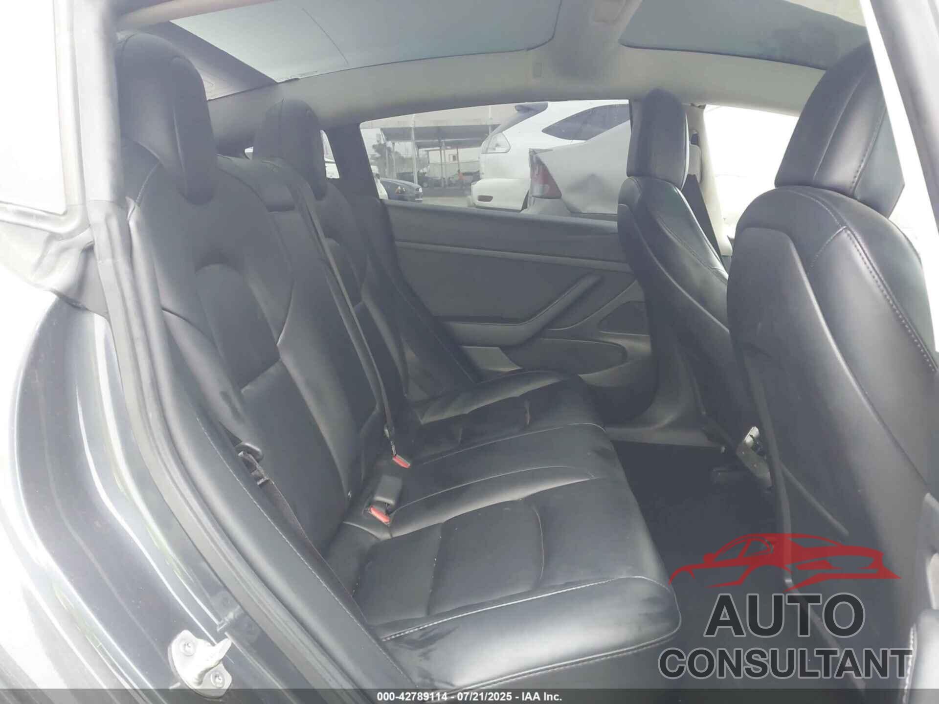 TESLA MODEL 3 2020 - 5YJ3E1EA0LF803452