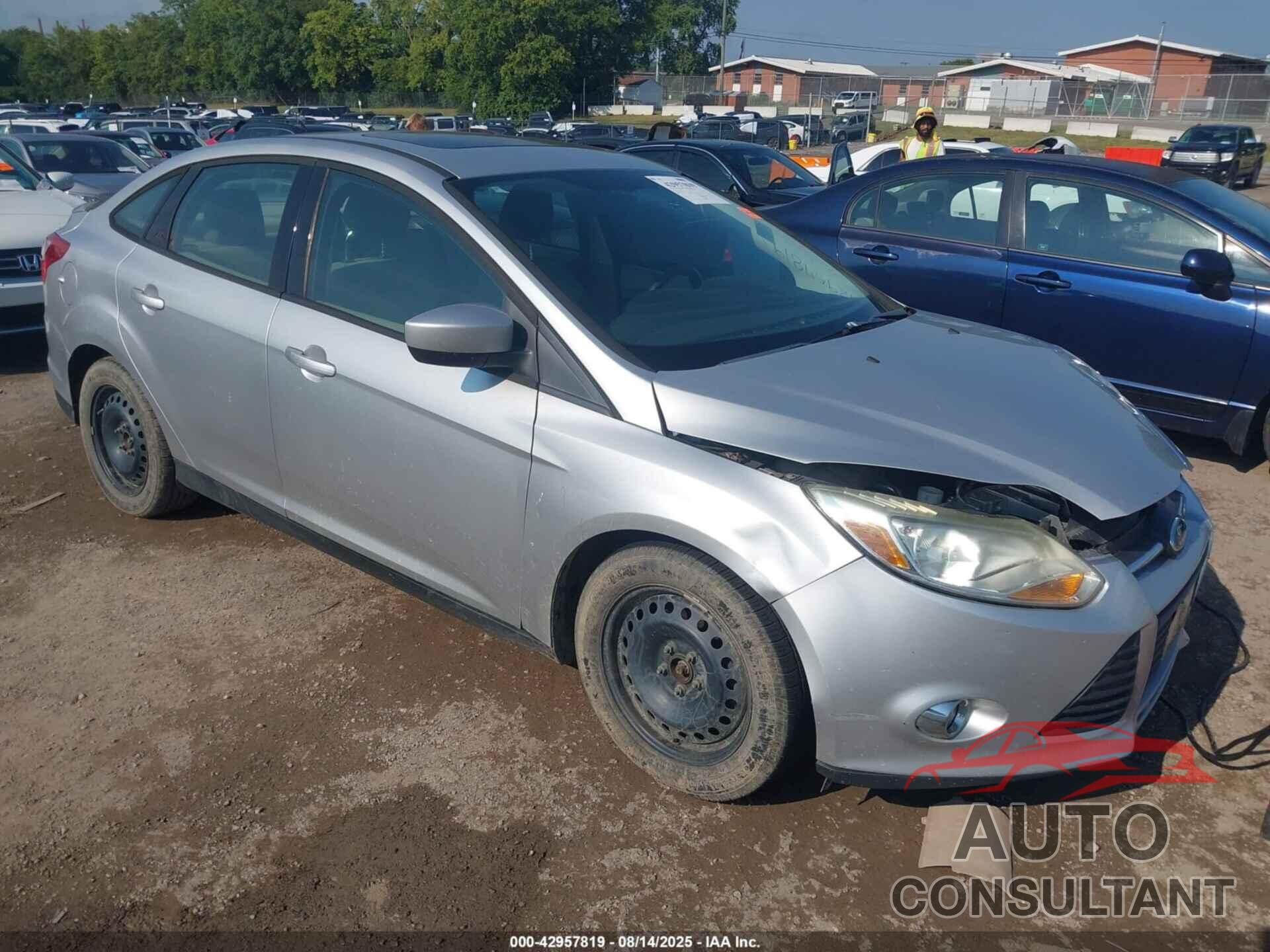 FORD FOCUS 2012 - 1FAHP3F28CL224859