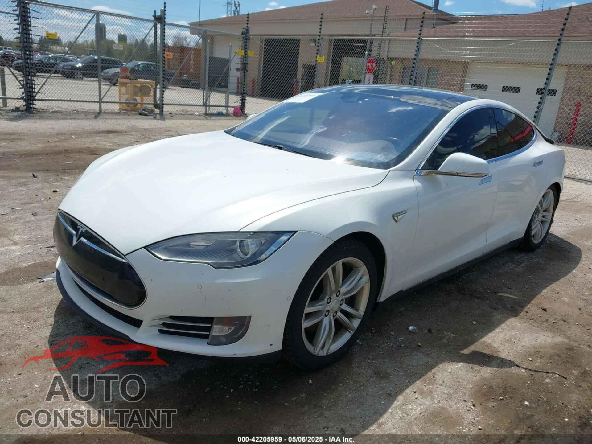 TESLA MODEL S 2015 - 5YJSA1H26FF084143