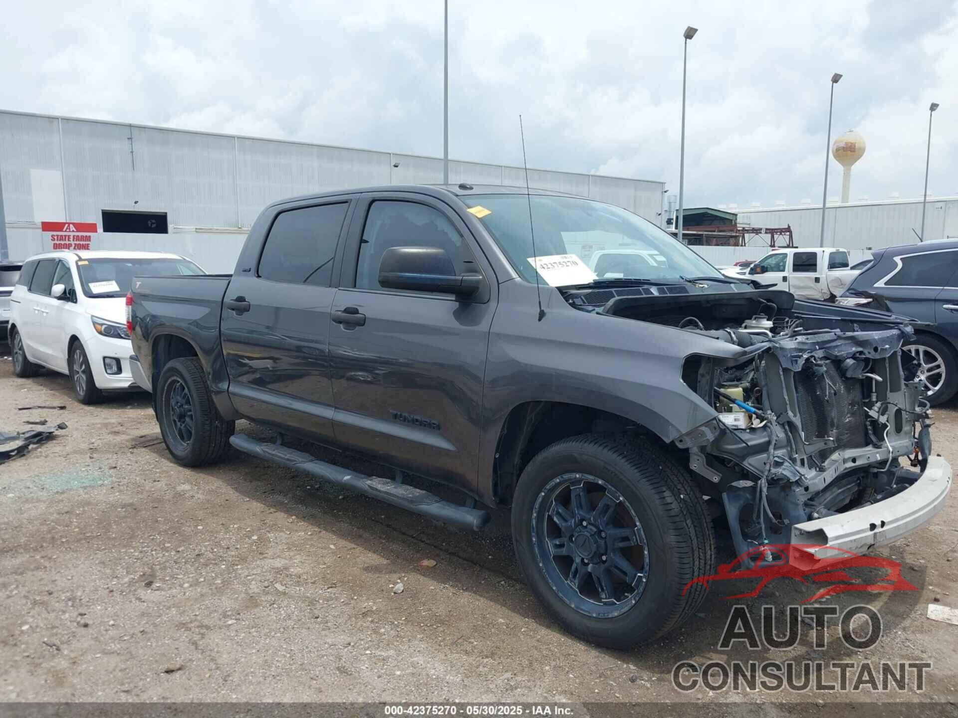 TOYOTA TUNDRA 2017 - 5TFEM5F12HX113541