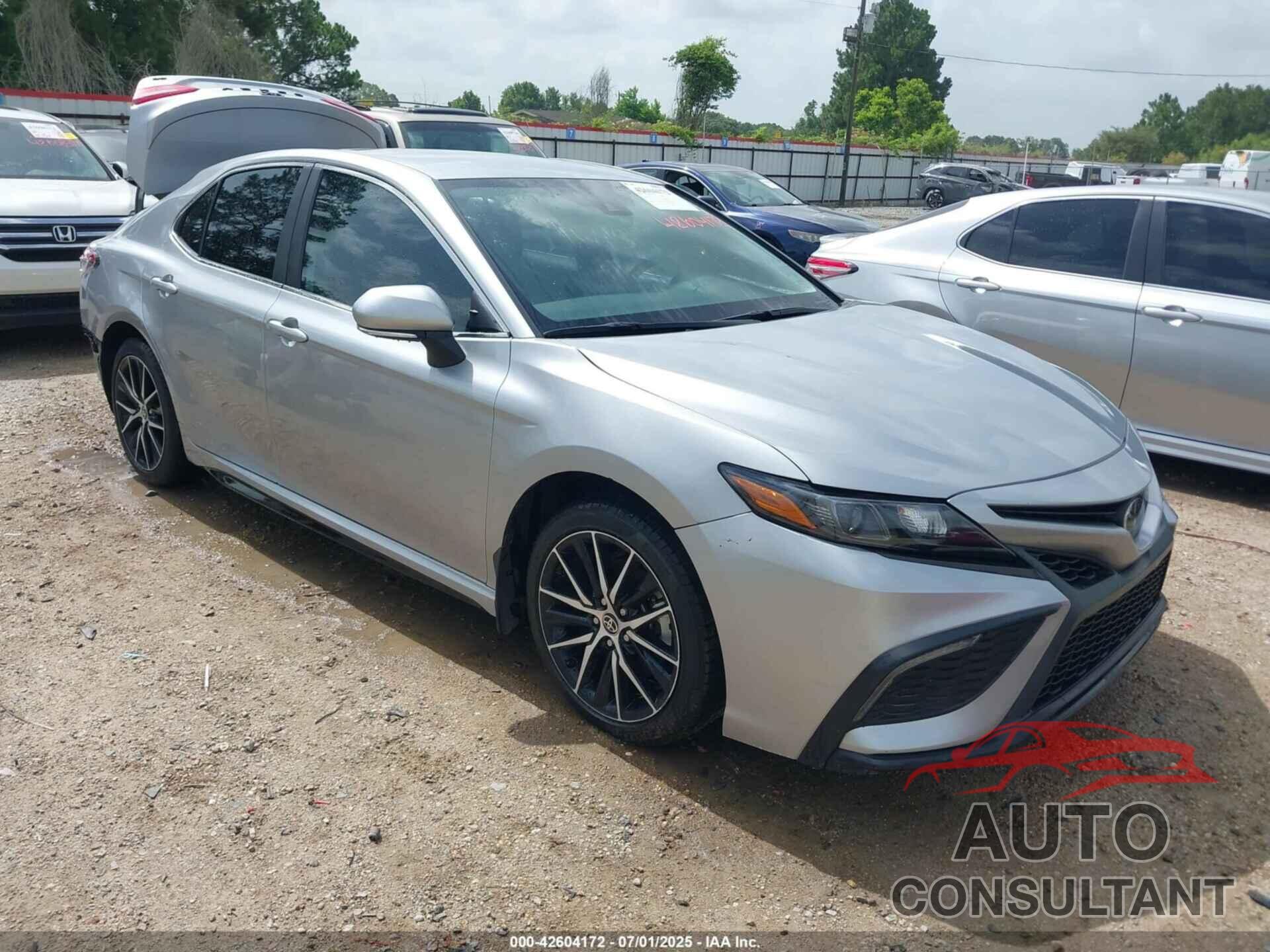 TOYOTA CAMRY 2022 - 4T1G11AK5NU701923